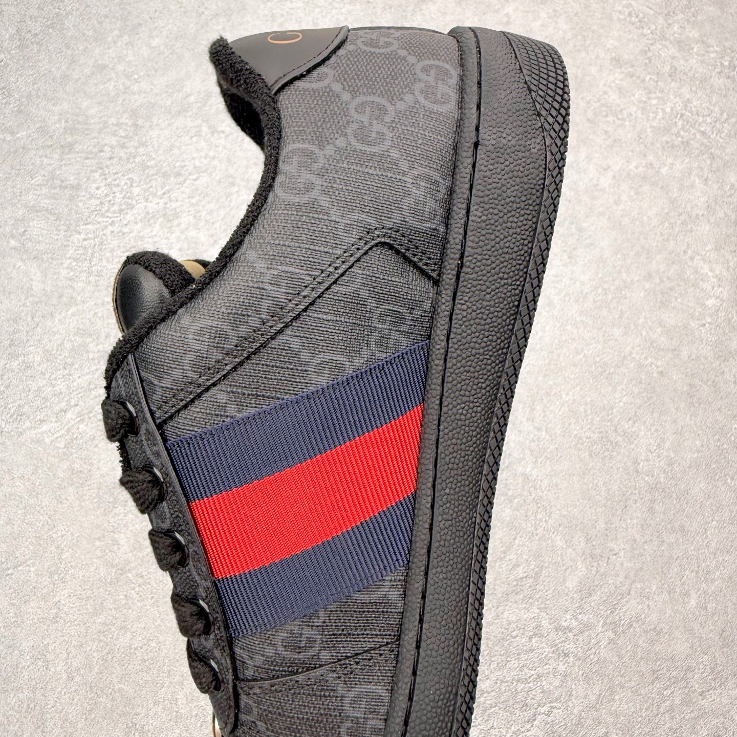 图片[7]-＃纯原福利 Gucci 古驰 Screener 运动休闲时装奢侈品系列 GG珐琅扣 擦脏做旧小脏鞋 高端零售海淘商家混卖版本 东莞纯原品质 原鞋对照工艺生产 原厂一致色泽度玛瑙珐琅GG扣 原版一致鞋舌鞋带处擦脏工艺 全套原版包装外盒配件 意大利进口磨砂头层牛皮 后跟原版一致哑光丝印烫金字体 全网独家复刻细节 ）同源出厂真丝绸防尘鞋套袋 原装雪梨形超软沙绒纸团，工艺无缝细空胶技术，原版一致私模开发大底 尺码：35 36 37 38 39 40 41 42 43 44 45-选品中心