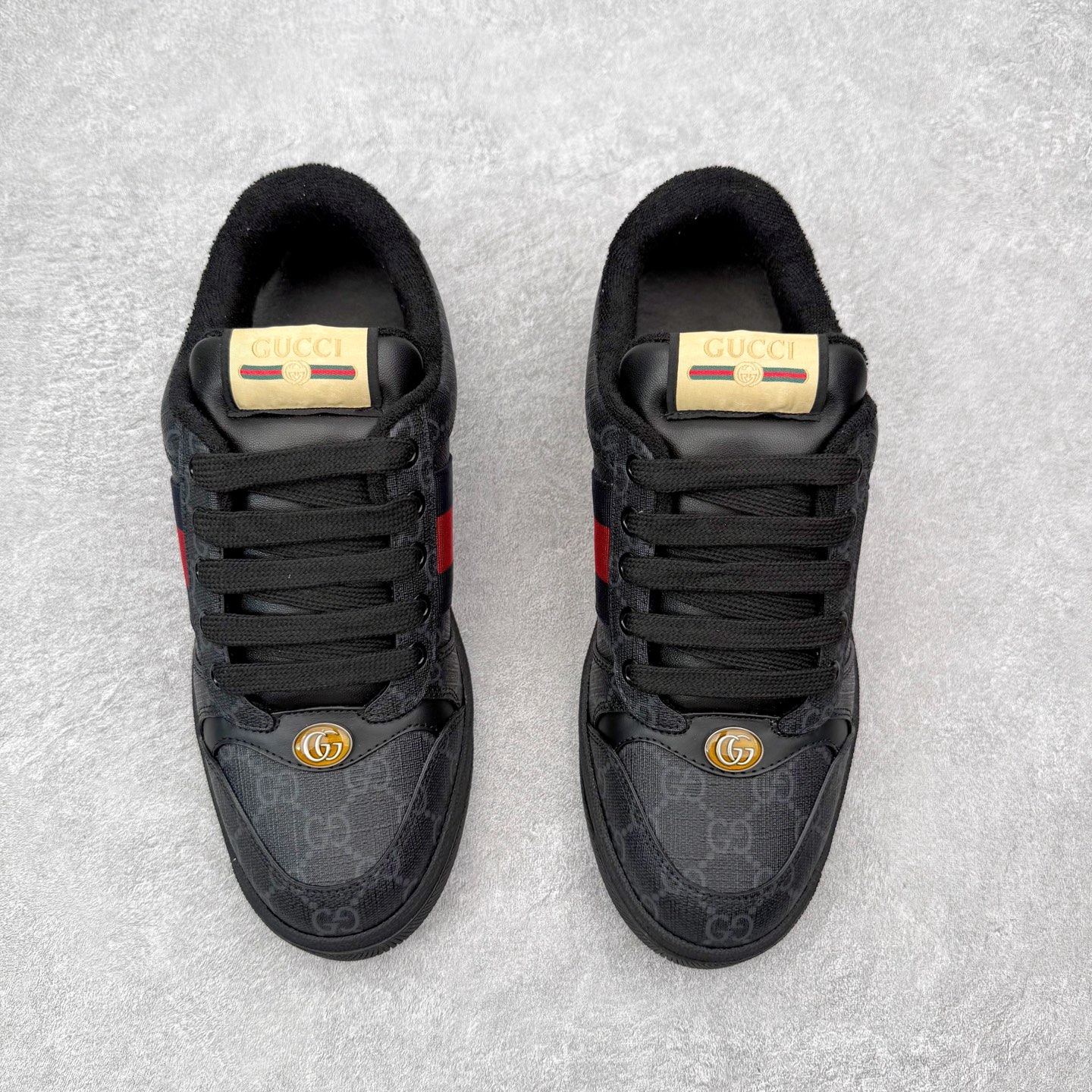 图片[2]-＃纯原福利 Gucci 古驰 Screener 运动休闲时装奢侈品系列 GG珐琅扣 擦脏做旧小脏鞋 高端零售海淘商家混卖版本 东莞纯原品质 原鞋对照工艺生产 原厂一致色泽度玛瑙珐琅GG扣 原版一致鞋舌鞋带处擦脏工艺 全套原版包装外盒配件 意大利进口磨砂头层牛皮 后跟原版一致哑光丝印烫金字体 全网独家复刻细节 ）同源出厂真丝绸防尘鞋套袋 原装雪梨形超软沙绒纸团，工艺无缝细空胶技术，原版一致私模开发大底 尺码：35 36 37 38 39 40 41 42 43 44 45-选品中心