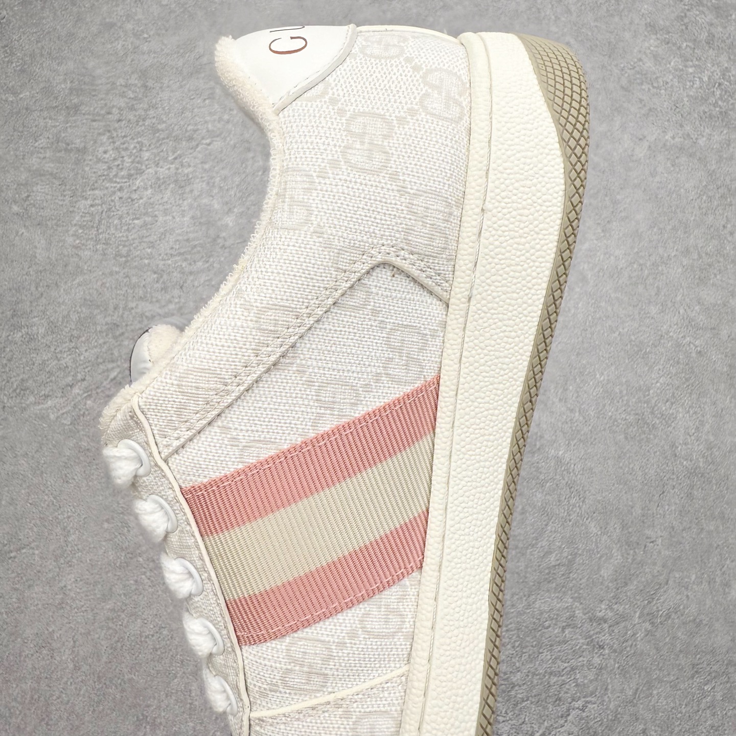 图片[7]-＃纯原福利 Gucci 古驰 Screener 运动休闲时装奢侈品系列 GG珐琅扣 擦脏做旧小脏鞋 高端零售海淘商家混卖版本 东莞纯原品质 原鞋对照工艺生产 原厂一致色泽度玛瑙珐琅GG扣 原版一致鞋舌鞋带处擦脏工艺 全套原版包装外盒配件 意大利进口磨砂头层牛皮 后跟原版一致哑光丝印烫金字体 全网独家复刻细节 ）同源出厂真丝绸防尘鞋套袋 原装雪梨形超软沙绒纸团，工艺无缝细空胶技术，原版一致私模开发大底 尺码：35 36 37 38 39 40 41 42 43 44 45-选品中心