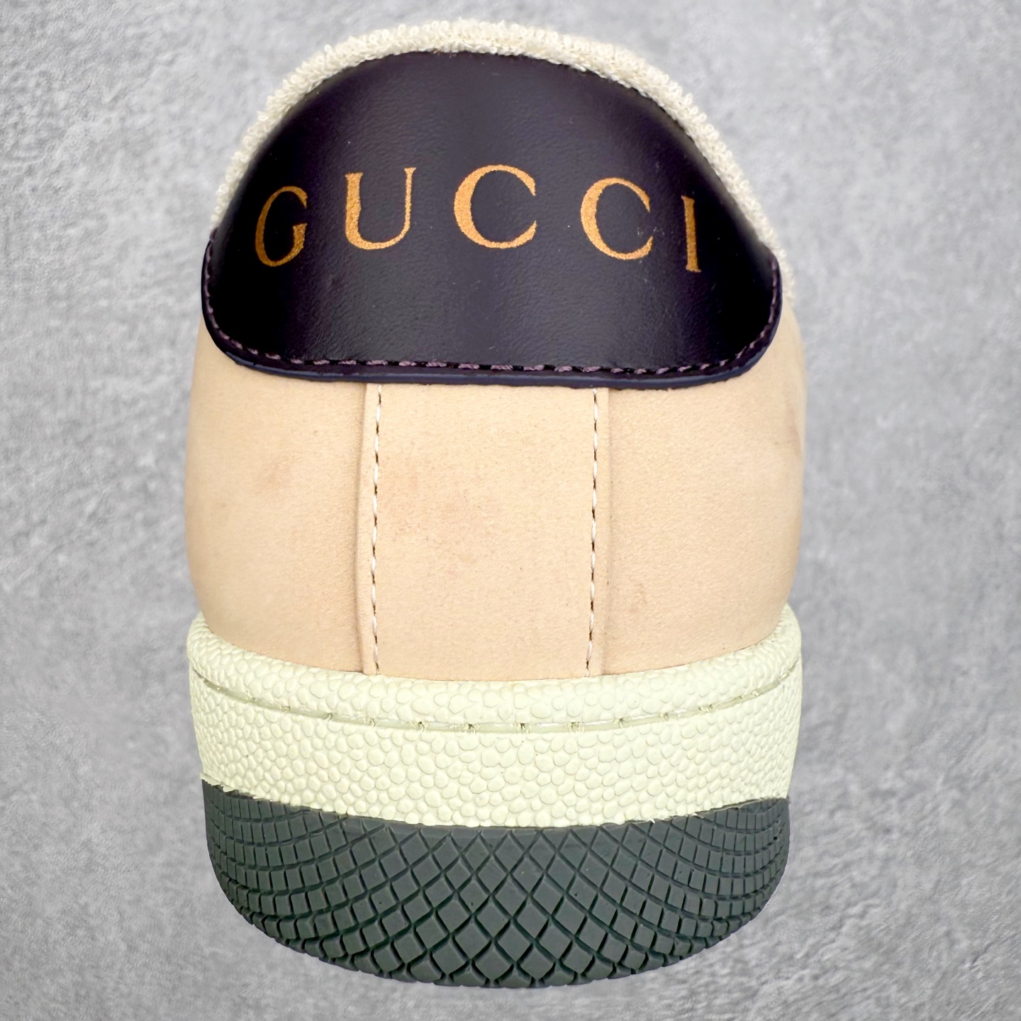 图片[8]-＃纯原福利 Gucci 古驰 Screener 运动休闲时装奢侈品系列 GG珐琅扣 擦脏做旧小脏鞋 高端零售海淘商家混卖版本 东莞纯原品质 原鞋对照工艺生产 原厂一致色泽度玛瑙珐琅GG扣 原版一致鞋舌鞋带处擦脏工艺 全套原版包装外盒配件 意大利进口磨砂头层牛皮 后跟原版一致哑光丝印烫金字体 全网独家复刻细节 ）同源出厂真丝绸防尘鞋套袋 原装雪梨形超软沙绒纸团，工艺无缝细空胶技术，原版一致私模开发大底 尺码：35 36 37 38 39 40 41 42 43 44 45-选品中心