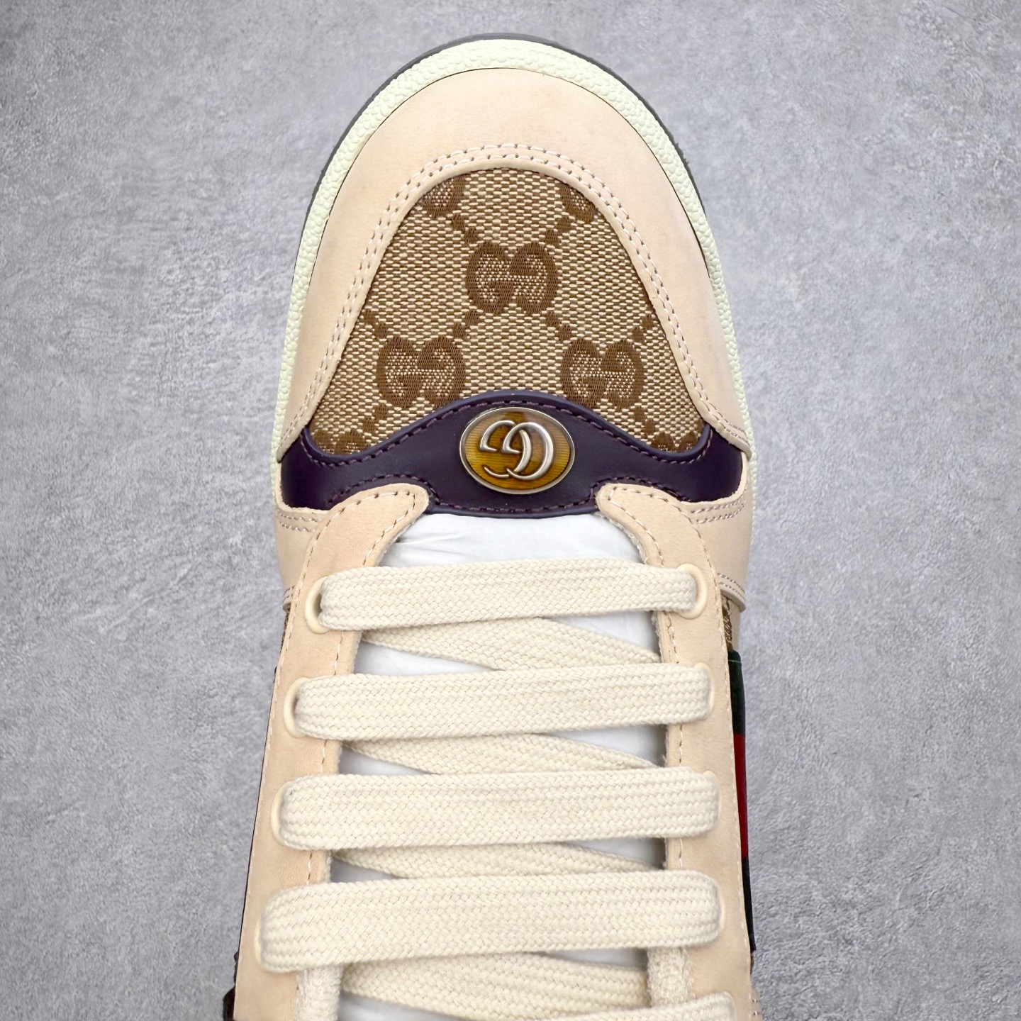 图片[4]-＃纯原福利 Gucci 古驰 Screener 运动休闲时装奢侈品系列 GG珐琅扣 擦脏做旧小脏鞋 高端零售海淘商家混卖版本 东莞纯原品质 原鞋对照工艺生产 原厂一致色泽度玛瑙珐琅GG扣 原版一致鞋舌鞋带处擦脏工艺 全套原版包装外盒配件 意大利进口磨砂头层牛皮 后跟原版一致哑光丝印烫金字体 全网独家复刻细节 ）同源出厂真丝绸防尘鞋套袋 原装雪梨形超软沙绒纸团，工艺无缝细空胶技术，原版一致私模开发大底 尺码：35 36 37 38 39 40 41 42 43 44 45-选品中心