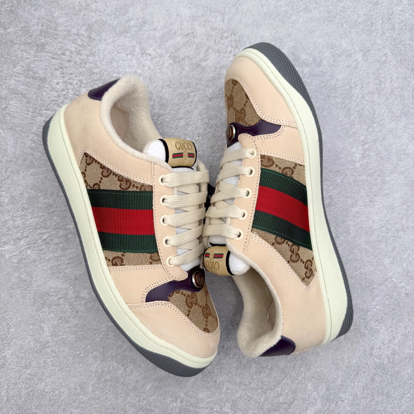 图片[3]-＃纯原福利 Gucci 古驰 Screener 运动休闲时装奢侈品系列 GG珐琅扣 擦脏做旧小脏鞋 高端零售海淘商家混卖版本 东莞纯原品质 原鞋对照工艺生产 原厂一致色泽度玛瑙珐琅GG扣 原版一致鞋舌鞋带处擦脏工艺 全套原版包装外盒配件 意大利进口磨砂头层牛皮 后跟原版一致哑光丝印烫金字体 全网独家复刻细节 ）同源出厂真丝绸防尘鞋套袋 原装雪梨形超软沙绒纸团，工艺无缝细空胶技术，原版一致私模开发大底 尺码：35 36 37 38 39 40 41 42 43 44 45-选品中心