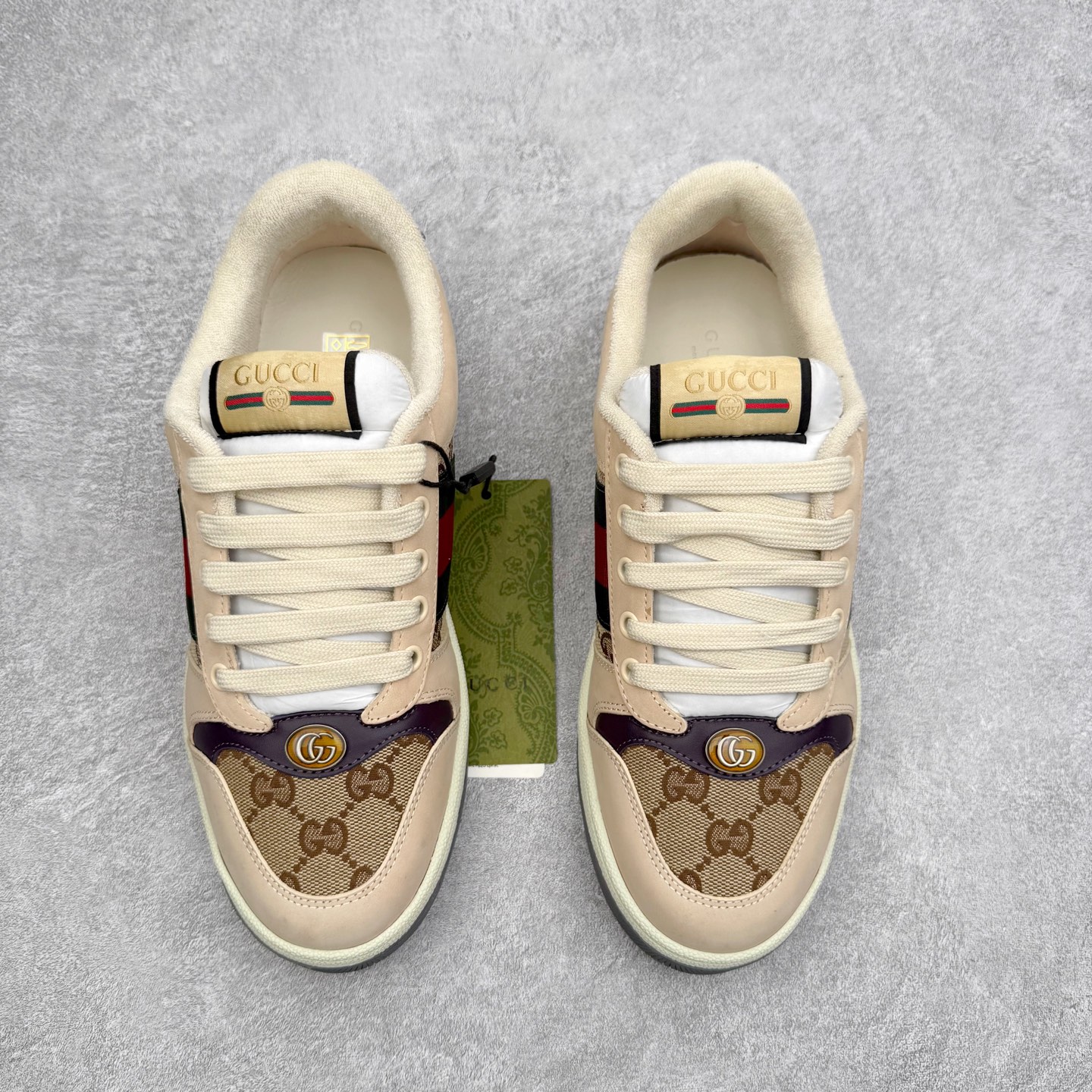 图片[2]-＃纯原福利 Gucci 古驰 Screener 运动休闲时装奢侈品系列 GG珐琅扣 擦脏做旧小脏鞋 高端零售海淘商家混卖版本 东莞纯原品质 原鞋对照工艺生产 原厂一致色泽度玛瑙珐琅GG扣 原版一致鞋舌鞋带处擦脏工艺 全套原版包装外盒配件 意大利进口磨砂头层牛皮 后跟原版一致哑光丝印烫金字体 全网独家复刻细节 ）同源出厂真丝绸防尘鞋套袋 原装雪梨形超软沙绒纸团，工艺无缝细空胶技术，原版一致私模开发大底 尺码：35 36 37 38 39 40 41 42 43 44 45-选品中心