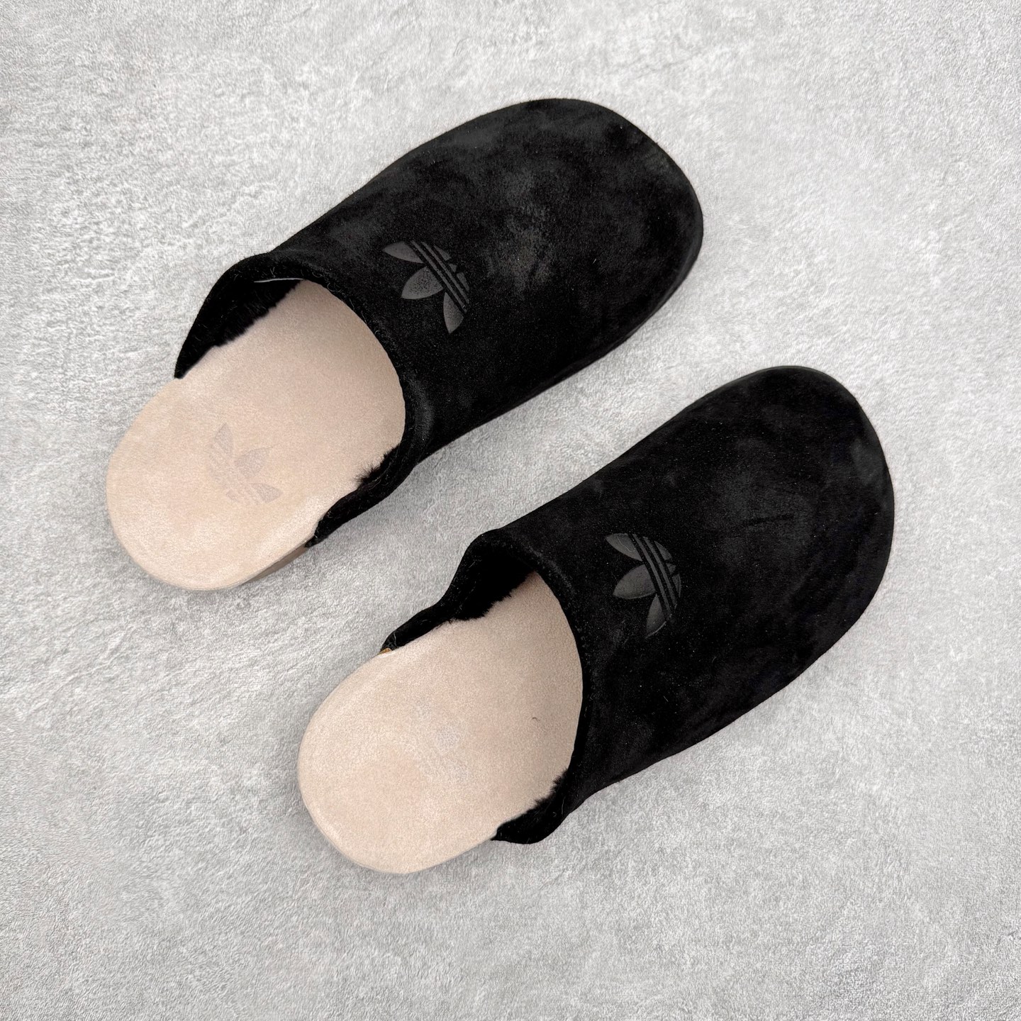 图片[3]-AD Originals Adimule 舒适百搭防磨包头拖鞋 男女同款 实拍调校N版已经零色差零失真 百分百还原实物色彩所见即所得 不存在货不对板色差等低级问题 选购参考实物拍摄 不混卖不参货 只用心做好货严格选品 承诺混一赔十 尺码：36 36.5 37.5 38 38.5 39 40 40.5 41 42 42.5 43 44 44.5 45-选品中心