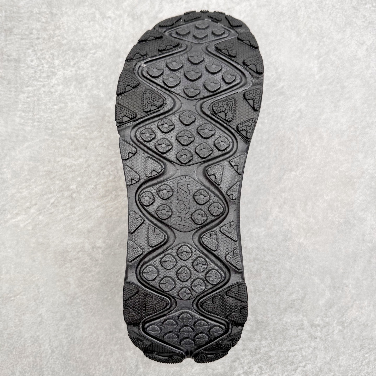 图片[9]-HOKA ONE ONE Ora Primo 舒适防滑低帮生活休闲鞋 虽然是以一脚蹬作为设计理念 但完全不会出现不跟脚的情况 可以看到带有一部分后跟 做到不束缚同时可以有效防止掉跟 厚度可观的鞋垫上带有凸起的纹理 上脚不会有异物感并防止打滑 鞋底搭载滚动平衡技术 为玩家提供缓震支持与舒适脚感 尺码：36 36.5 37.5 38 38.5 39 40 40.5 41 42 42.5 43 44 44.5 45 46 47-选品中心