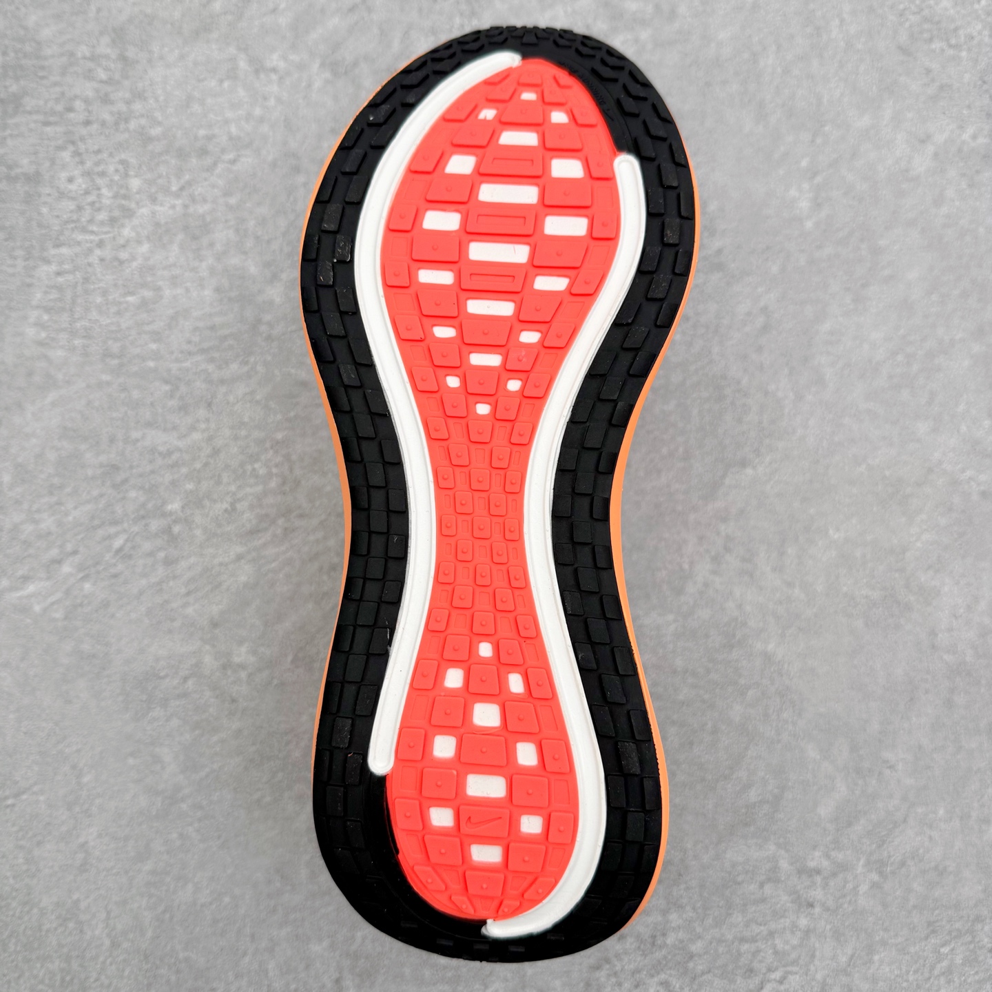 图片[9]-NK Vomero Plus 时尚舒适 网布防滑耐磨 低帮跑步鞋 HV8150-801 实拍调校N版已经零色差零失真 百分百还原实物色彩所见即所得 不存在货不对板色差等低级问题 选购参考实物拍摄 不混卖不参货 只用心做好货严格选品 承诺混一赔十 尺码：36 36.5 37.5 38 38.5 39 40 40.5 41 42 42.5 43 44 44.5 45-选品中心