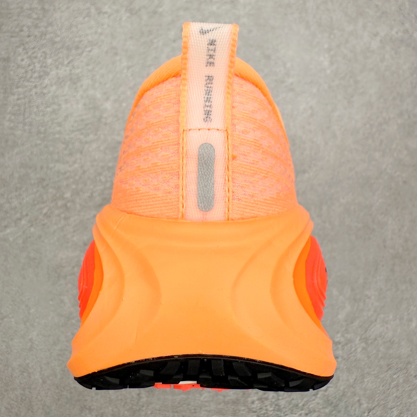 图片[8]-NK Vomero Plus 时尚舒适 网布防滑耐磨 低帮跑步鞋 HV8150-801 实拍调校N版已经零色差零失真 百分百还原实物色彩所见即所得 不存在货不对板色差等低级问题 选购参考实物拍摄 不混卖不参货 只用心做好货严格选品 承诺混一赔十 尺码：36 36.5 37.5 38 38.5 39 40 40.5 41 42 42.5 43 44 44.5 45-选品中心