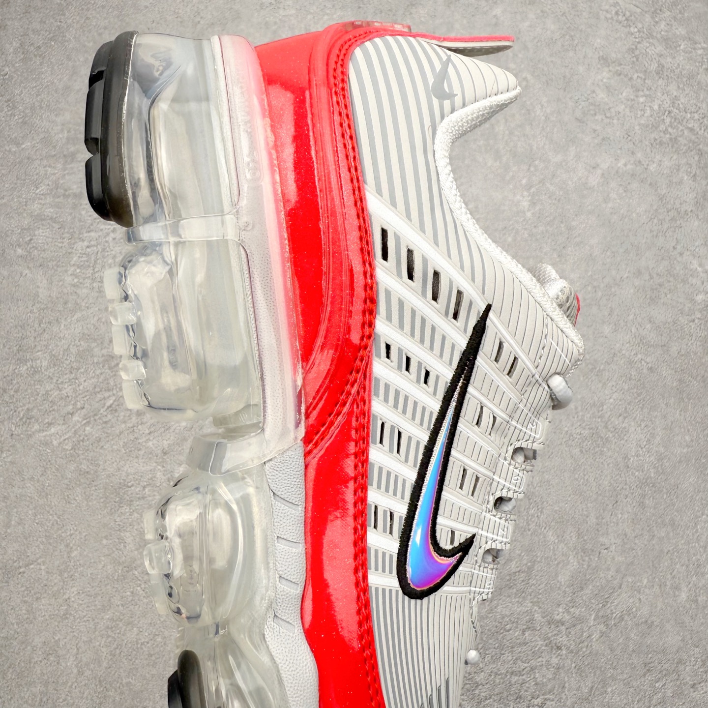 图片[6]-NK Vapormax 360 简约舒适织物低帮气垫休闲跑步鞋 CK2718-002 鞋面依旧延续经典设计，中底则加入了 VaporMax 气垫科技。值得一提的是气垫后跟处带有特殊的支架设计，致敬早期 Air Max 360气垫提高稳定性的后跟支架。实拍调校N版已经零色差零失真 百分百还原实物色彩所见即所得 不存在货不对板色差等低级问题 选购参考实物拍摄 不混卖不参货 只用心做好货严格选品 承诺混一赔十 尺码：36 36.5 37.5 38 38.5 39 40 40.5 41 42 42.5 43 44 44.5 45 46-选品中心