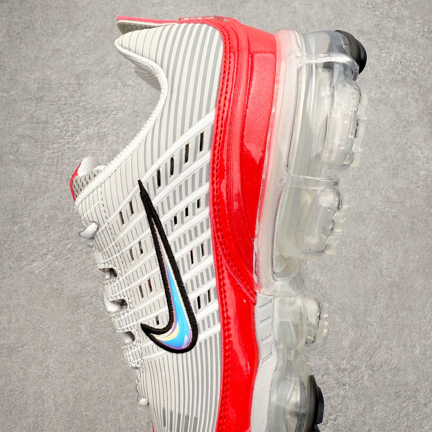 图片[7]-NK Vapormax 360 简约舒适织物低帮气垫休闲跑步鞋 CK2718-002 鞋面依旧延续经典设计，中底则加入了 VaporMax 气垫科技。值得一提的是气垫后跟处带有特殊的支架设计，致敬早期 Air Max 360气垫提高稳定性的后跟支架。实拍调校N版已经零色差零失真 百分百还原实物色彩所见即所得 不存在货不对板色差等低级问题 选购参考实物拍摄 不混卖不参货 只用心做好货严格选品 承诺混一赔十 尺码：36 36.5 37.5 38 38.5 39 40 40.5 41 42 42.5 43 44 44.5 45 46-选品中心