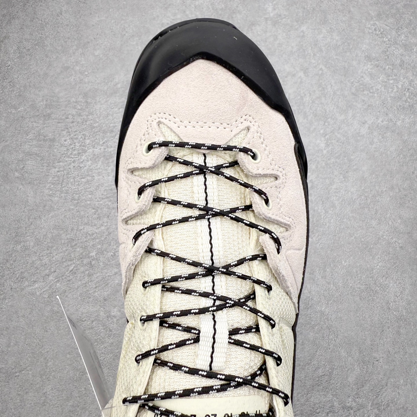 图片[4]-MM6 Maison Margiela x SALOMON X-ALP 萨洛蒙联名帆布织物舒适清凉低帮生活休闲鞋 男女同款 纯原外贸平台特供订单 耗时半年巨作 全套原纸板楦头开发 原厂特供网布配套加持 确保原汁原味 完美呈现版型 原档数据独家私模五层组合大底 原装Ortholite轻量化鞋垫 中底布带钢印编号 原厂TPU锁扣 进口港宝加持 后跟自然饱满 还原公司包裹性 尺码：36 36.5 37.5 38 38.5 39 40 40.5 41 42 42.5 43 44 44.5 45-选品中心