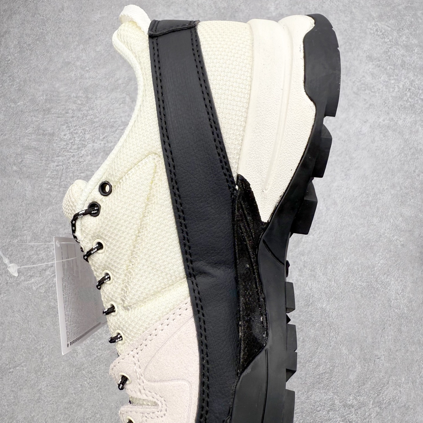 图片[7]-MM6 Maison Margiela x SALOMON X-ALP 萨洛蒙联名帆布织物舒适清凉低帮生活休闲鞋 男女同款 纯原外贸平台特供订单 耗时半年巨作 全套原纸板楦头开发 原厂特供网布配套加持 确保原汁原味 完美呈现版型 原档数据独家私模五层组合大底 原装Ortholite轻量化鞋垫 中底布带钢印编号 原厂TPU锁扣 进口港宝加持 后跟自然饱满 还原公司包裹性 尺码：36 36.5 37.5 38 38.5 39 40 40.5 41 42 42.5 43 44 44.5 45-选品中心