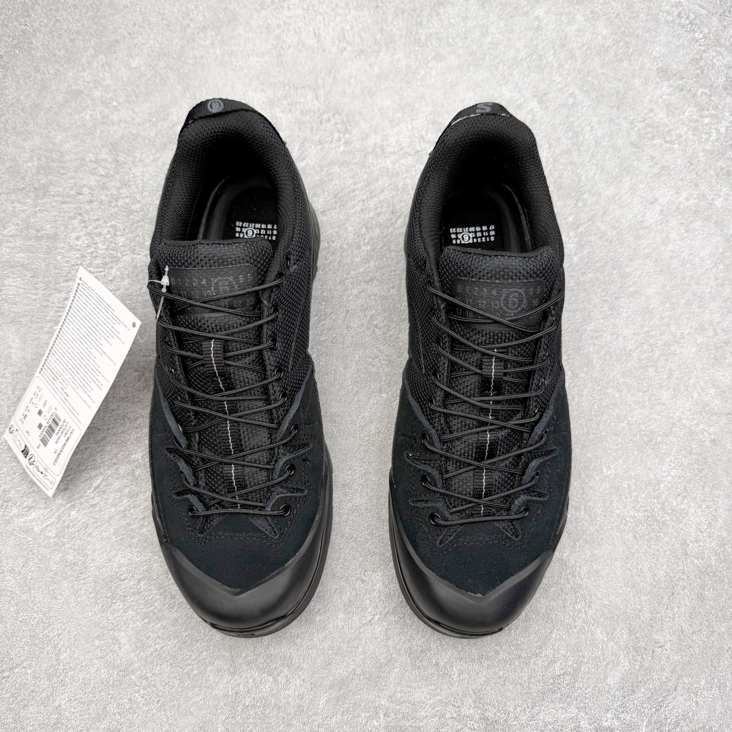 图片[2]-MM6 Maison Margiela x SALOMON X-ALP 萨洛蒙联名帆布织物舒适清凉低帮生活休闲鞋 男女同款 纯原外贸平台特供订单 耗时半年巨作 全套原纸板楦头开发 原厂特供网布配套加持 确保原汁原味 完美呈现版型 原档数据独家私模五层组合大底 原装Ortholite轻量化鞋垫 中底布带钢印编号 原厂TPU锁扣 进口港宝加持 后跟自然饱满 还原公司包裹性 尺码：36 36.5 37.5 38 38.5 39 40 40.5 41 42 42.5 43 44 44.5 45-选品中心