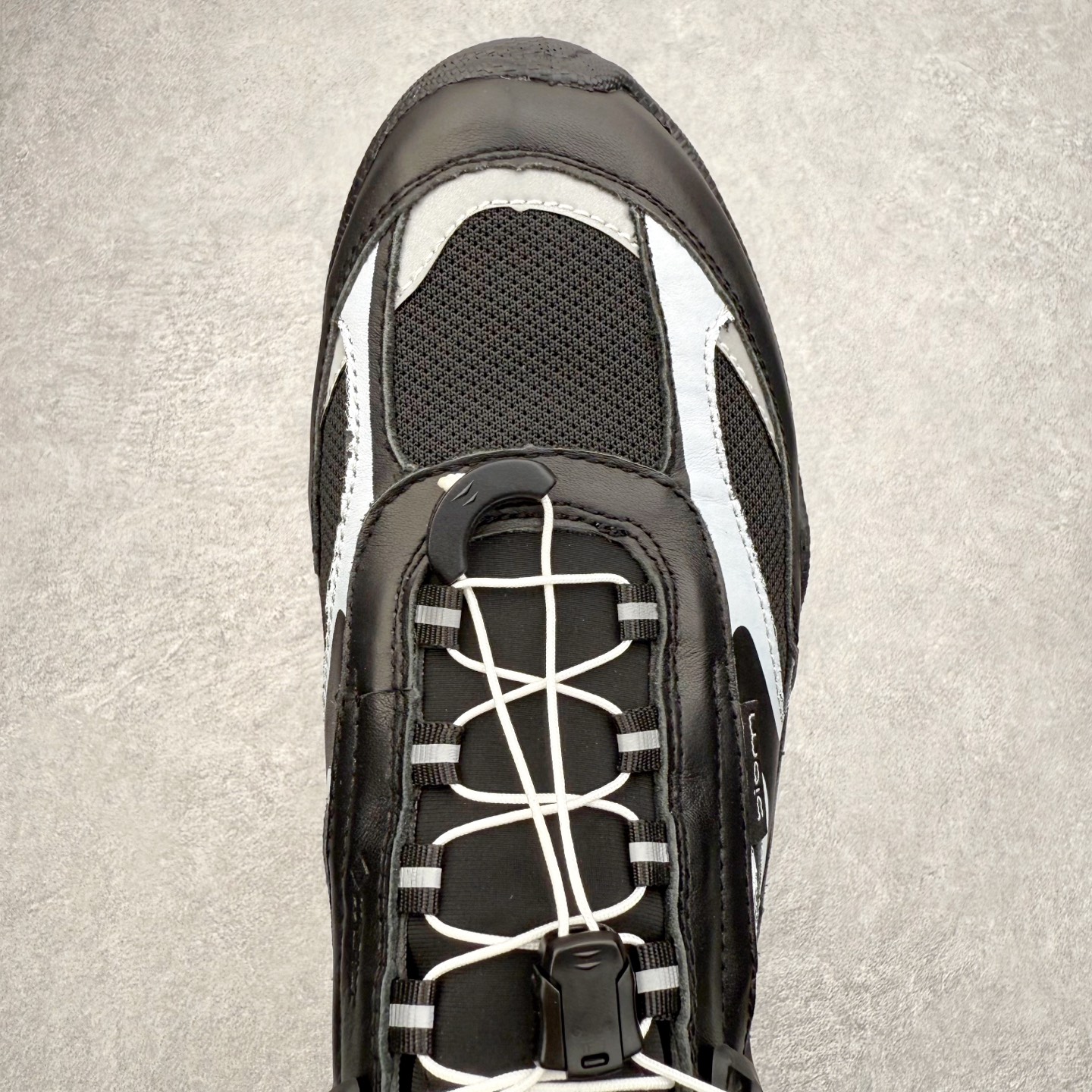 图片[4]-ECCO爱步健身男鞋 2023秋新款BIOM缓震舒适慢跑鞋 健步2.0 系列黄景瑜同款 城市运动鞋 GORE-TEX防水技术结合了优化的透气性和潮湿性天气防护的功能 直接注塑工艺连接鞋面与鞋底 一体成型，合脚耐穿 BIOM自然律动科技，令双足自然平行落地 长效缓震，带来裸足运动体验 橡胶大底，抓地力强，具有良好的防滑耐磨性 缓震透气 适跑畅练 尺码：39 40 41 42 43 44（正常码）-选品中心