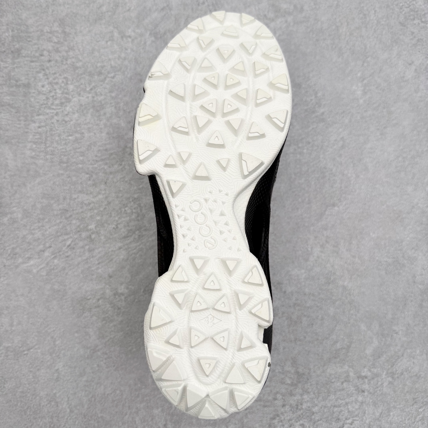 图片[9]-ECCO爱步健身男鞋 2023秋新款BIOM缓震舒适慢跑鞋 健步2.0 系列黄景瑜同款 城市运动鞋 GORE-TEX防水技术结合了优化的透气性和潮湿性天气防护的功能 直接注塑工艺连接鞋面与鞋底 一体成型，合脚耐穿 BIOM自然律动科技，令双足自然平行落地 长效缓震，带来裸足运动体验 橡胶大底，抓地力强，具有良好的防滑耐磨性 缓震透气 适跑畅练 尺码：39 40 41 42 43 44（正常码）-选品中心