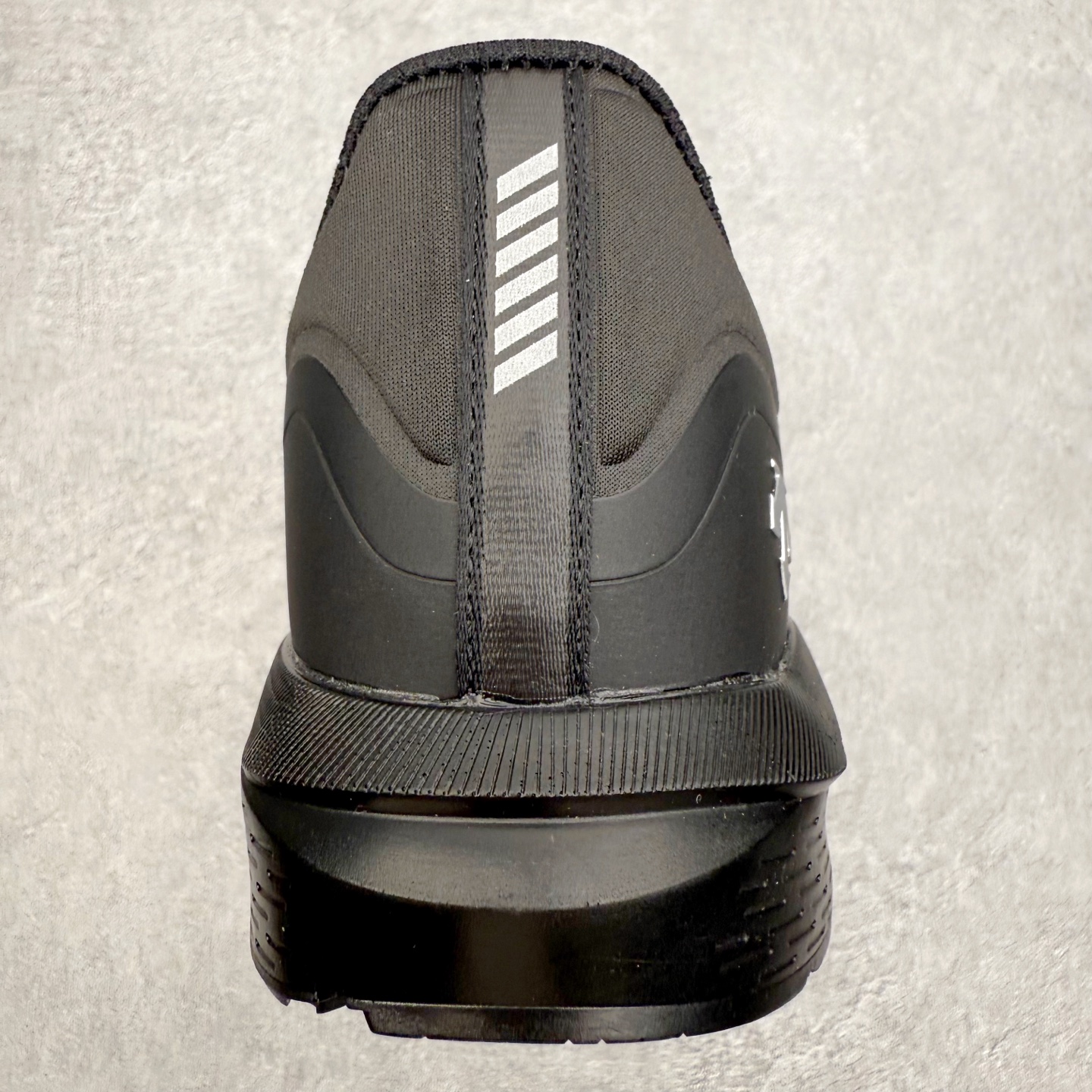 图片[8]-＃HP DESCENTE RUNNING DFLUID 迪桑特流体鞋缓震BOA防水回弹支撑跑步鞋 DESCENTE（迪桑特）创立于1935年，品牌名取自法语词汇，意为“滑降”。品牌箭头标识代表滑雪的三种技术“高速直线滑行”、“穿越”和“侧滑”，也寓意品牌在打造高端专业运动产品中不断追求完美的创新精神，致力于成为中国高端专业滑雪、综训、女子、铁人三项、高尔夫的第一品牌。尺码：39 40 41 42 43 44 45-选品中心