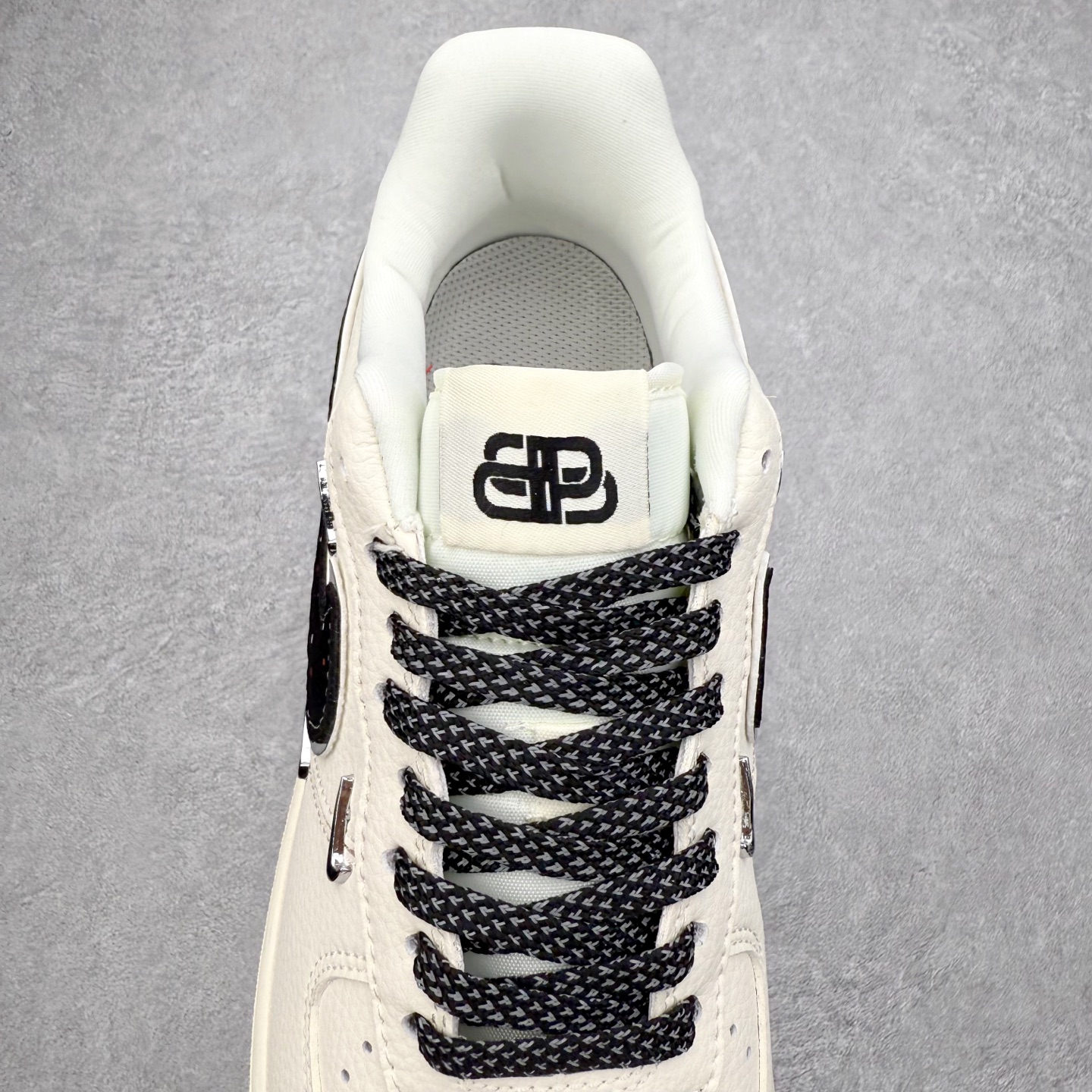 图片[5]-NK Air Force 1´07 Low 空军一号低帮百搭休闲运动板鞋 DD1928-309 柔软、弹性十足的缓震性能和出色的中底设计 横跨复古与现代的外型结合 造就出风靡全球 三十多年的Force 1 直到今天还深受青睐 实拍调校N版已经零色差零失真 百分百还原实物色彩所见即所得 不存在货不对板色差等低级问题 选购参考实物拍摄 不混卖不参货 只用心做好货严格选品 承诺混一赔十 尺码：36 36.5 37.5 38 38.5 39 40 40.5 41 42 42.5 43 44 44.5 45-选品中心