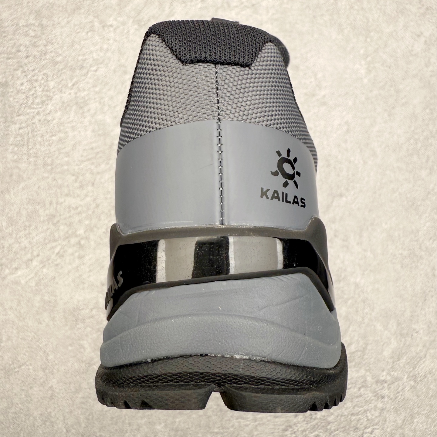 图片[8]-＃K版 KAILAS 凯乐石 界山户外运动舒适时尚防滑透气低帮登山徒步鞋 KAILAS凯乐石品牌是全球三大全系攀登品牌之一，于2003年创立于中国广州，致力于为有攀登梦想的户外运动员及爱好者，研发制造功能性专业装备，满足他们在极限环境下安全舒适的需求，凯乐石专注于科技面料的开发及专业功能设计，产品线覆盖登山、攀岩、徒步、越野跑山、露营、旅行等多项户外运动，通过运动员的测试反馈，不断进化迭代，产品荣获国内外大奖71座，发明专利21个，更突破性的自主研发攀登器械，打造出中国的攀登硬实力。实拍调校N版已经零色差零失真 百分百还原实物色彩所见即所得 不存在货不对板色差等低级问题 选购参考实物拍摄 不混卖不参货 只用心做好货严格选品 承诺混一赔十 尺码：36 36.5 37.5 38 38.5 39 40 40.5 41 42 42.5 43 44 44.5 45-选品中心
