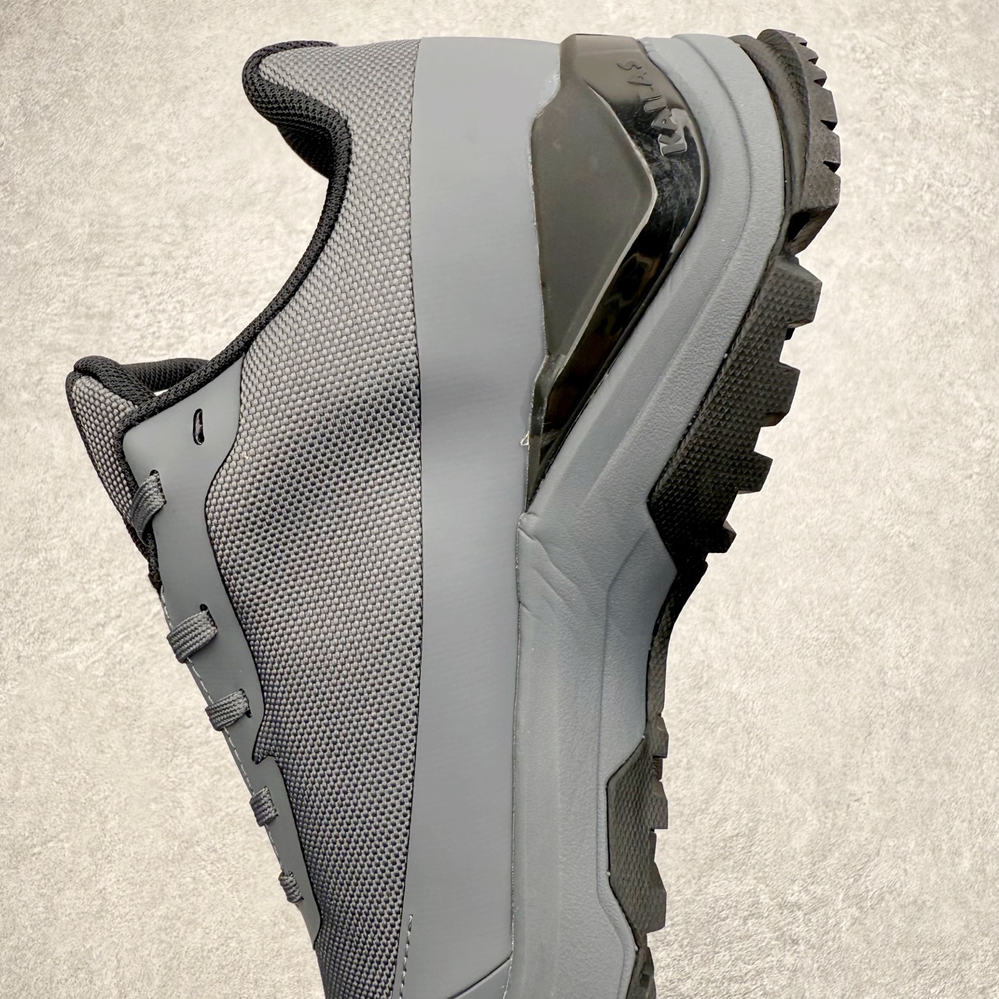 图片[7]-＃K版 KAILAS 凯乐石 界山户外运动舒适时尚防滑透气低帮登山徒步鞋 KAILAS凯乐石品牌是全球三大全系攀登品牌之一，于2003年创立于中国广州，致力于为有攀登梦想的户外运动员及爱好者，研发制造功能性专业装备，满足他们在极限环境下安全舒适的需求，凯乐石专注于科技面料的开发及专业功能设计，产品线覆盖登山、攀岩、徒步、越野跑山、露营、旅行等多项户外运动，通过运动员的测试反馈，不断进化迭代，产品荣获国内外大奖71座，发明专利21个，更突破性的自主研发攀登器械，打造出中国的攀登硬实力。实拍调校N版已经零色差零失真 百分百还原实物色彩所见即所得 不存在货不对板色差等低级问题 选购参考实物拍摄 不混卖不参货 只用心做好货严格选品 承诺混一赔十 尺码：36 36.5 37.5 38 38.5 39 40 40.5 41 42 42.5 43 44 44.5 45-选品中心