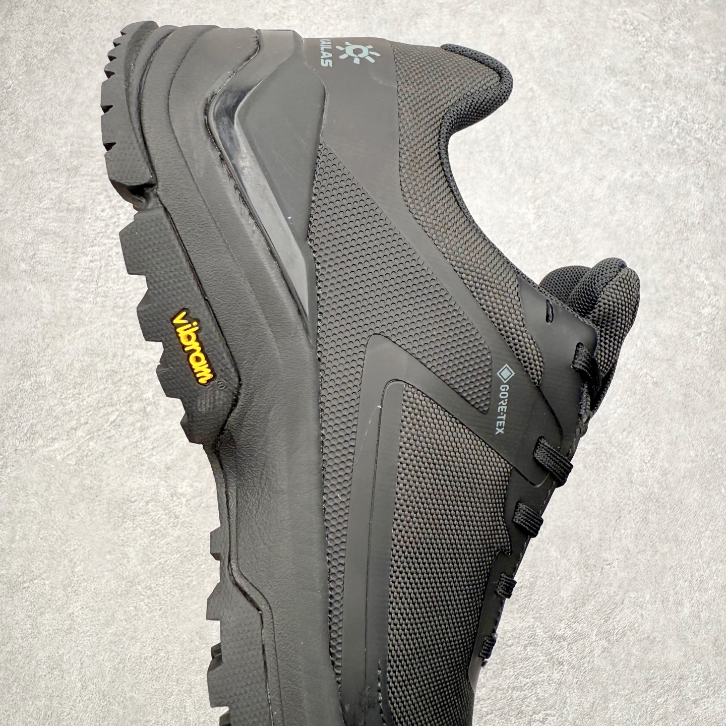 图片[6]-＃K版 KAILAS 凯乐石 界山户外运动舒适时尚防滑透气低帮登山徒步鞋 KAILAS凯乐石品牌是全球三大全系攀登品牌之一，于2003年创立于中国广州，致力于为有攀登梦想的户外运动员及爱好者，研发制造功能性专业装备，满足他们在极限环境下安全舒适的需求，凯乐石专注于科技面料的开发及专业功能设计，产品线覆盖登山、攀岩、徒步、越野跑山、露营、旅行等多项户外运动，通过运动员的测试反馈，不断进化迭代，产品荣获国内外大奖71座，发明专利21个，更突破性的自主研发攀登器械，打造出中国的攀登硬实力。实拍调校N版已经零色差零失真 百分百还原实物色彩所见即所得 不存在货不对板色差等低级问题 选购参考实物拍摄 不混卖不参货 只用心做好货严格选品 承诺混一赔十 尺码：36 36.5 37.5 38 38.5 39 40 40.5 41 42 42.5 43 44 44.5 45-选品中心