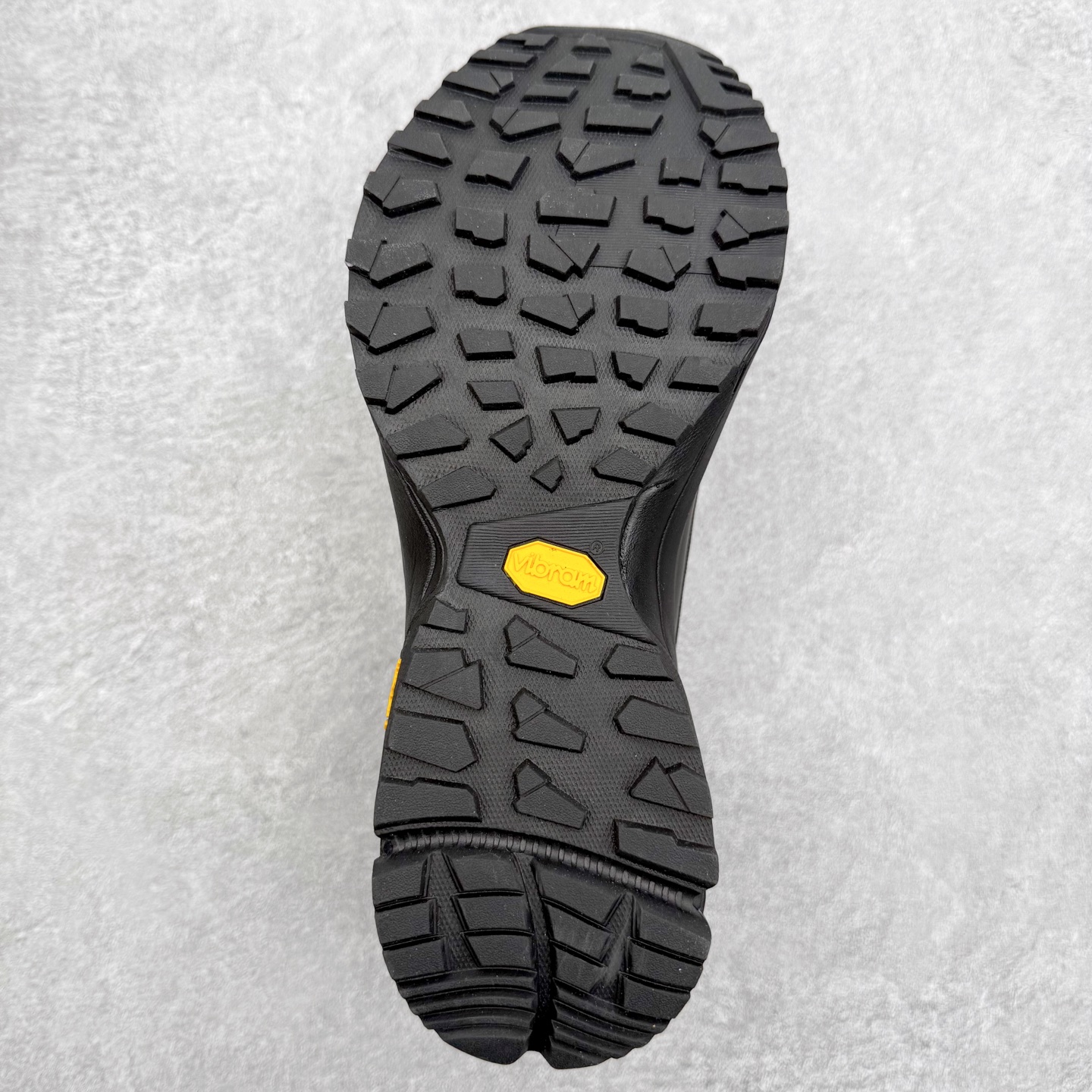 图片[9]-＃K版 KAILAS 凯乐石 界山户外运动舒适时尚防滑透气低帮登山徒步鞋 KAILAS凯乐石品牌是全球三大全系攀登品牌之一，于2003年创立于中国广州，致力于为有攀登梦想的户外运动员及爱好者，研发制造功能性专业装备，满足他们在极限环境下安全舒适的需求，凯乐石专注于科技面料的开发及专业功能设计，产品线覆盖登山、攀岩、徒步、越野跑山、露营、旅行等多项户外运动，通过运动员的测试反馈，不断进化迭代，产品荣获国内外大奖71座，发明专利21个，更突破性的自主研发攀登器械，打造出中国的攀登硬实力。实拍调校N版已经零色差零失真 百分百还原实物色彩所见即所得 不存在货不对板色差等低级问题 选购参考实物拍摄 不混卖不参货 只用心做好货严格选品 承诺混一赔十 尺码：36 36.5 37.5 38 38.5 39 40 40.5 41 42 42.5 43 44 44.5 45-选品中心