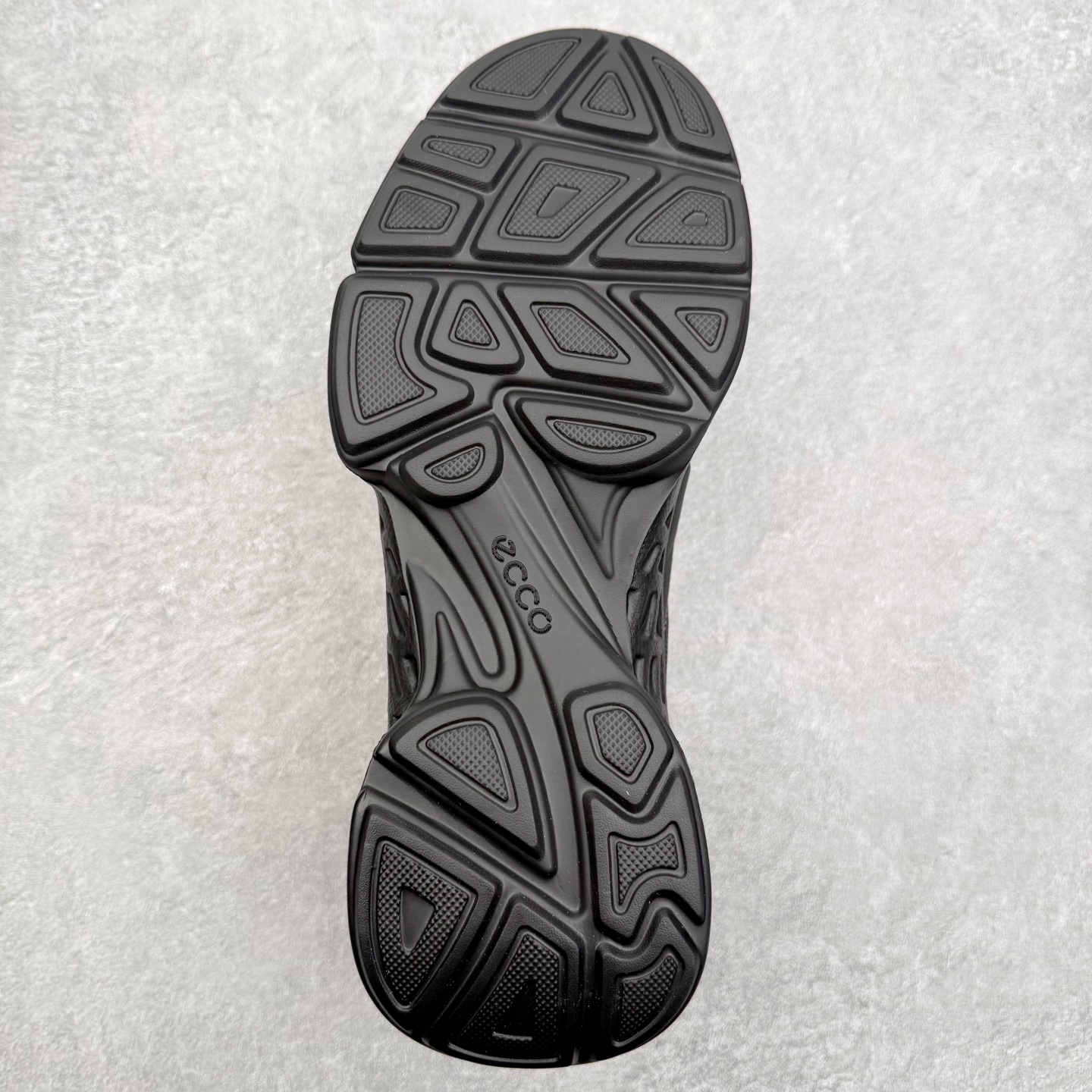 图片[9]-ECCO爱步跑步鞋百搭舒适 秋冬新款厚底休闲运动鞋男鞋 灵动系列 黄景瑜同款 品质牛皮鞋面，轻盈柔韧 具有良好的透气性 细腻柔软 简约系带设计 可自由调节松紧 贴合脚型 PU泡沫橡胶大底 抓地力强 具有良好的防滑耐磨性 时尚简约 休闲百搭 尺码：38 39 40 41 42 43 44 （皮鞋码）-选品中心