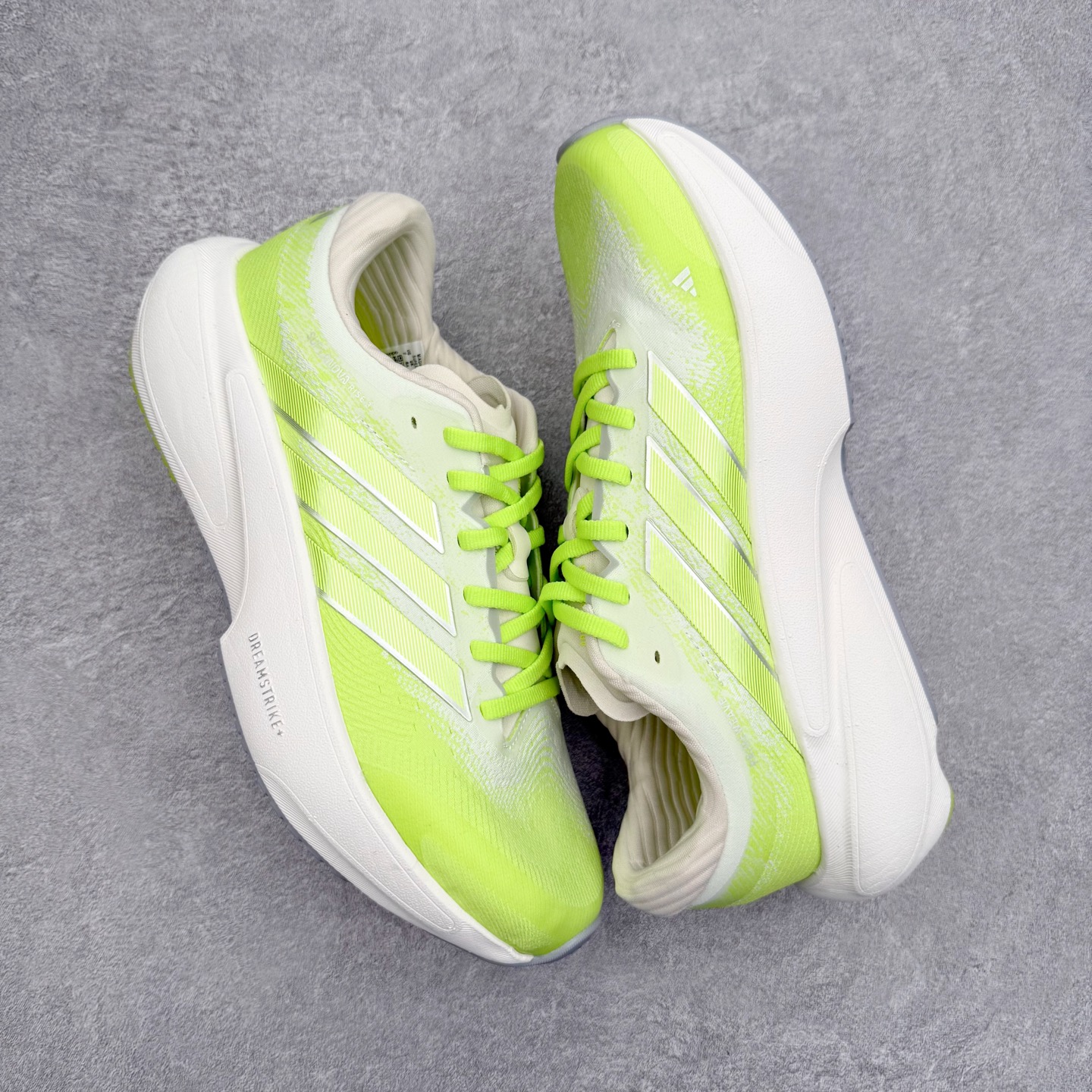 图片[3]-AD Adizero Adios Pro 4 马拉松竞速专业跑鞋 JR7275 CELERMESH针织网面非常轻薄 纤维间的缝隙很大 可以保证跑步时的透气、排汗效果 鞋舌直接与两侧的内衬和鞋底连接在一起 在跑步过程中不会被鞋舌的左右移动所困扰 在标准鞋带孔的基础上再拓宽一组鞋带孔 适合不同脚型的需求 突破性 EnergyRods 技术，有助于跑者实现更好的成绩 中底独特的LIGHTSTRIKE PRO泡棉材质 微弹感觉在跑步过程中给予了良好的支撑体验 对于顶级精英和高水平进阶跑者来说 ADIOS PRO是一双值得信赖的竞速比赛用鞋 尺码：36 36.5 37.5 38 38.5 39 40 40.5 41 42 42.5 43 44 44.5 45-选品中心