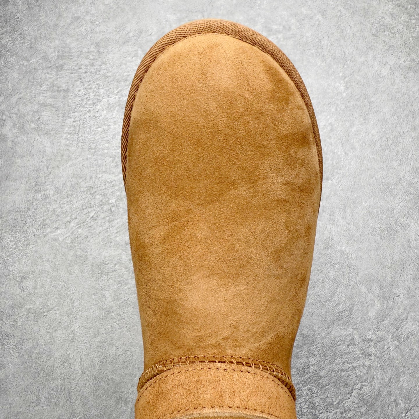 图片[4]-UGG 5971 秋冬羊皮毛一体雪地靴 全鞋采用ZP同厂 隆丰A级澳洲进口羊皮毛一体 品牌代工厂生产线 完全遵循ZP工艺流程 代工厂原厂版师 秉承无原鞋不开发选择 注重每一处细节 市面最正版型 TREADLITE\\\”轻翼\\\”科技外底 轻便/耐用/柔韧/桩型【售后郑重承诺】一个月内若出现重大脱胶/断底等质量问题 直接为您换新！尺码：35 36 37 38 39 40-选品中心