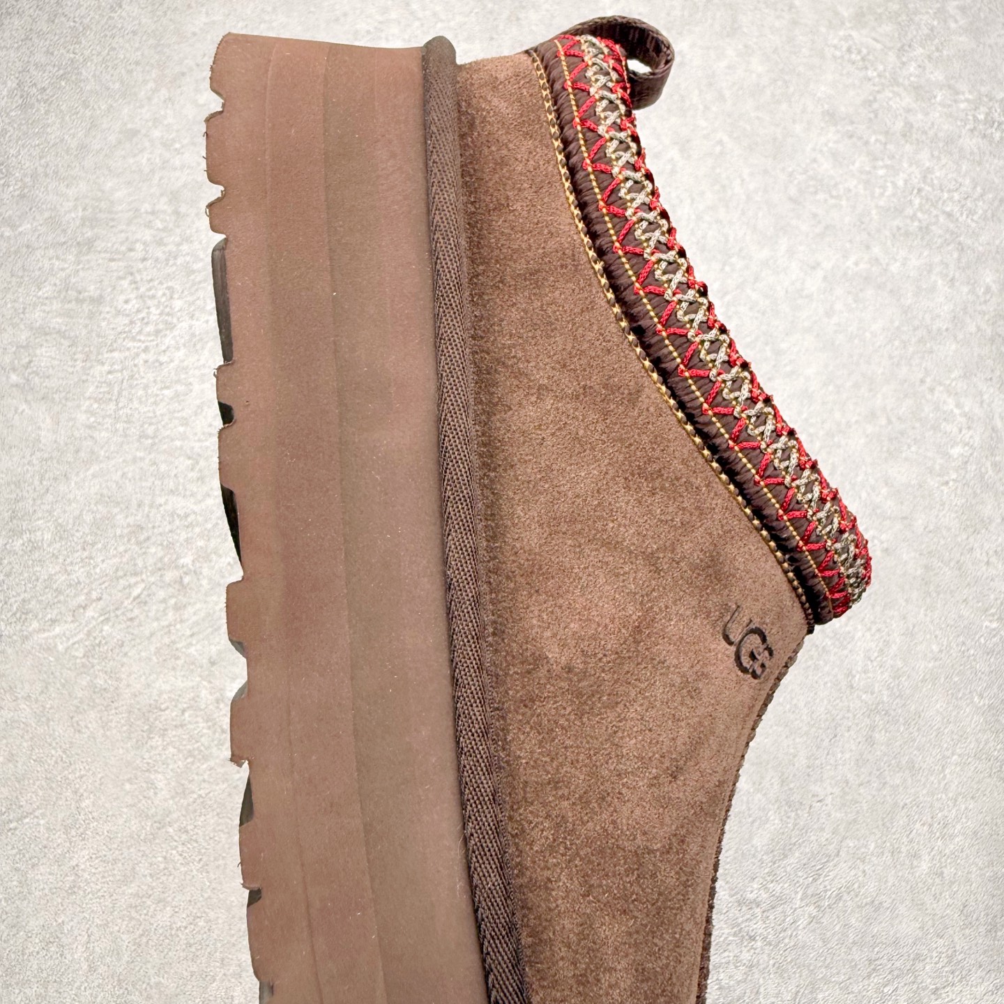 图片[6]-UGG 4471 秋冬羊皮毛一体雪地靴 全鞋采用ZP同厂 隆丰A级澳洲进口羊皮毛一体 品牌代工厂生产线 完全遵循ZP工艺流程 代工厂原厂版师 秉承无原鞋不开发选择 注重每一处细节 市面最正版型 TREADLITE\\\”轻翼\\\”科技外底 轻便/耐用/柔韧/桩型【售后郑重承诺】一个月内若出现重大脱胶/断底等质量问题 直接为您换新！尺码：35 36 37 38 39 40-选品中心