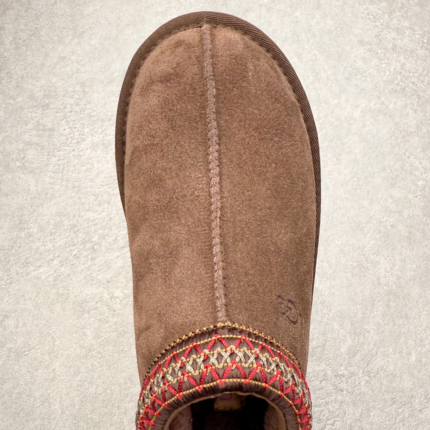 图片[4]-UGG 4471 秋冬羊皮毛一体雪地靴 全鞋采用ZP同厂 隆丰A级澳洲进口羊皮毛一体 品牌代工厂生产线 完全遵循ZP工艺流程 代工厂原厂版师 秉承无原鞋不开发选择 注重每一处细节 市面最正版型 TREADLITE\\\”轻翼\\\”科技外底 轻便/耐用/柔韧/桩型【售后郑重承诺】一个月内若出现重大脱胶/断底等质量问题 直接为您换新！尺码：35 36 37 38 39 40-选品中心