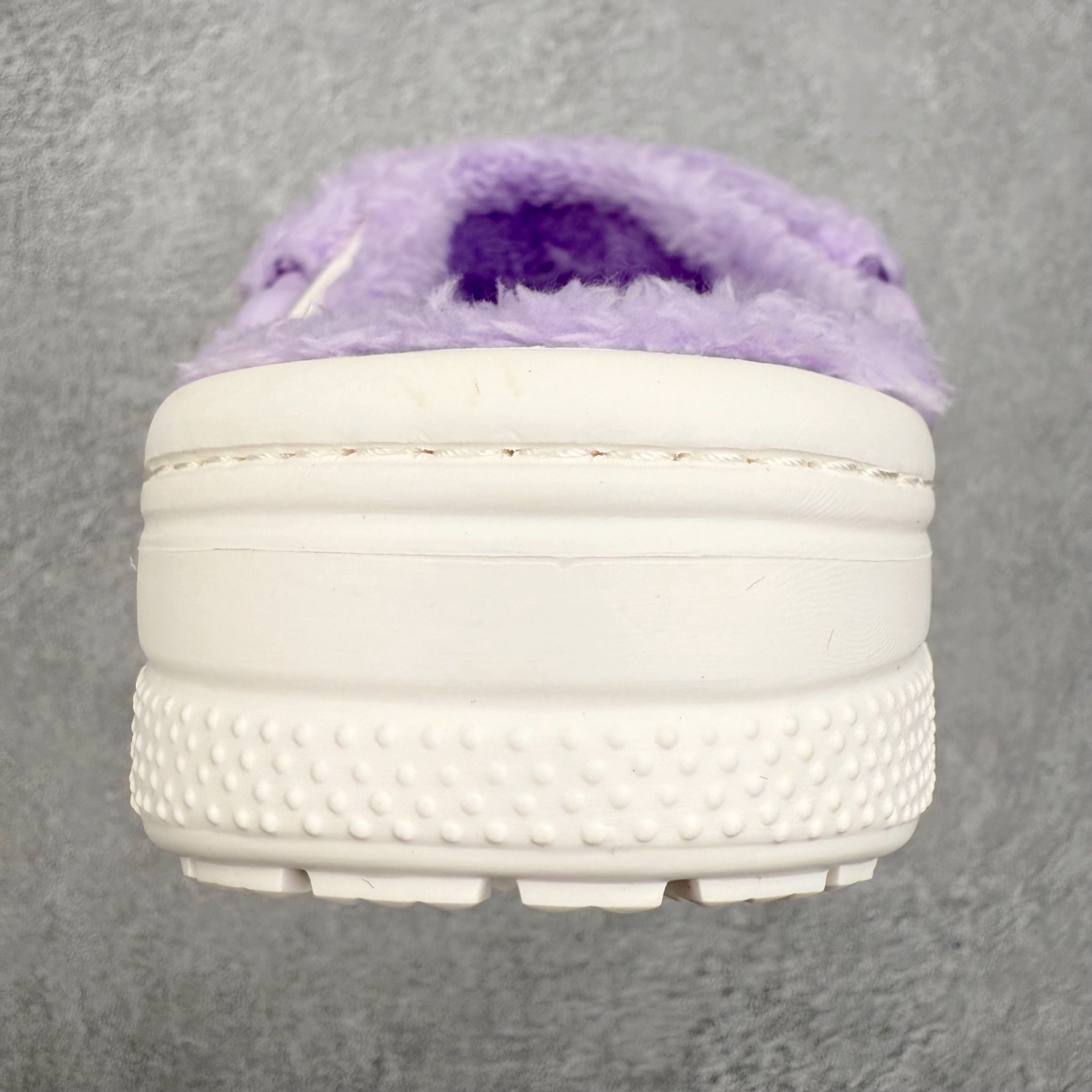 图片[8]-＃DG莞产 Crocs Baya Clog 卡骆驰经典贝雅简约休闲沙滩洞洞拖鞋凉鞋秋冬加绒款 透明防水袋包装 注意配件需单独购买 超轻Croslite专利材料打造 鞋面更加耐用易清洗 该鞋款轻盈舒适 2002年 经典克骆格诞生 秉承外形简单 穿着舒适的初衷 不断为消费者带来舒适的穿着体验 穿出“趣”味 鞋面洞洞可搭彰显个性的智必星 一鞋两穿 可调节式后跟带增添鞋身的稳固性能 放前面变成愜意舒适的凉拖 放后面行走跑跳更加稳妥 Croslite ™材料 封闭式细胞树脂 能够在体温作用下自动变形以适应脚部形状 涉水性优秀的同时易于清洁 抓地力强 不易打滑 Crocs的核心理念：轻便 灵活 全方位的舒适感 同步官方尺码：M4（36-37） M5（37-38）M6（38-39）M7（39-40）M8（41-42）M9（42-43）M10（43-44）M11（45-46）-选品中心