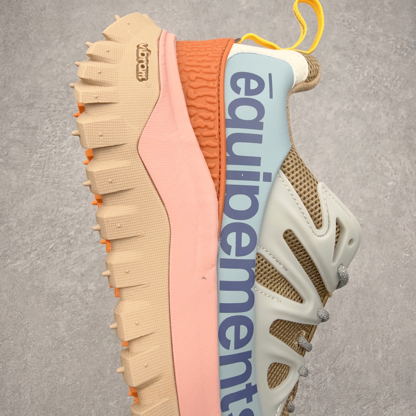 图片[6]-Moncler Trailgrip Gore-Tex 蒙口越野旅行系列低帮厚底轻量户外登山运动鞋 盟可睐MONCLER TRAILGRIP 鞋履新季系列 前卫设计碰撞实用科技 轻盈面料无惧炎热夏季 Trailgrip运动鞋作为盟可睐Moncler的秋冬新作横空出世 融蕴品牌山地基因 运用科技前沿技术 征服野外复杂地形 醒目的胎纹设计搭配弧形橡胶鞋头 确保经久耐穿 为山野探险与都市畅游提供高效防护 Trailgrip 2023春夏系列将在既有的实用性基础之上 推出全新配色 并采用更轻材质 尺码：35 36 37 38 39 40 41 42 43 44 45 46-选品中心