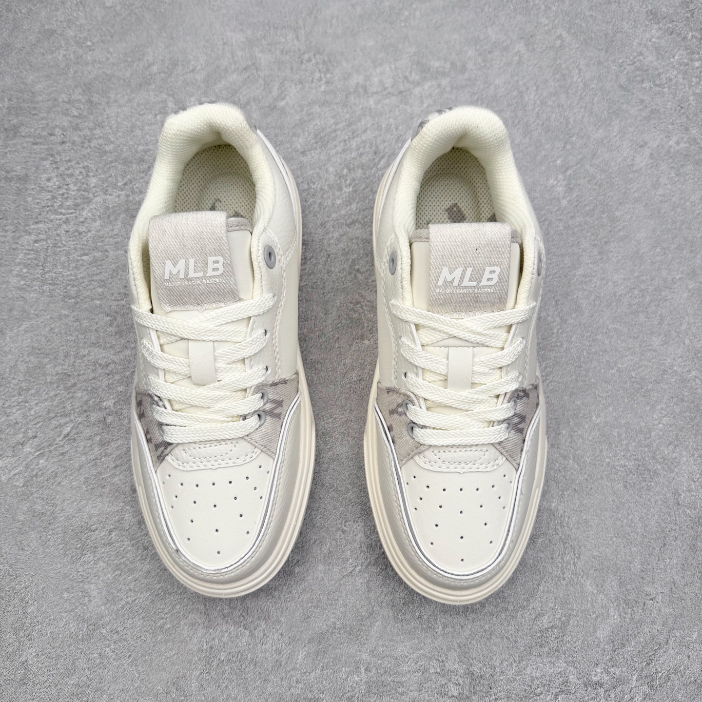 图片[2]-MLB Chunky Liner Basic 复古印花学长鞋系列低帮轻量增高厚底百搭休闲运动慢跑鞋板鞋 Korea韩国联名NY美国榄球纽约洋基队限定 韩国代购专供 全套原楦原纸板原厂数据开发 正确中底拉帮中底网布细节 平台代购专供 左脚内置芯片 韩国代购吊牌标贴 独家一比一RB+MD组合大底 高频后跟小人Logo精准对位立体饱满 正确网布加超迁鞋面 转印中底走线紧密 转印Logo工艺表层防刮不掉色 尺码：35 36 36.5 37.5 38 38.5 39 40 40.5 41 42 42.5 43 44 45-选品中心