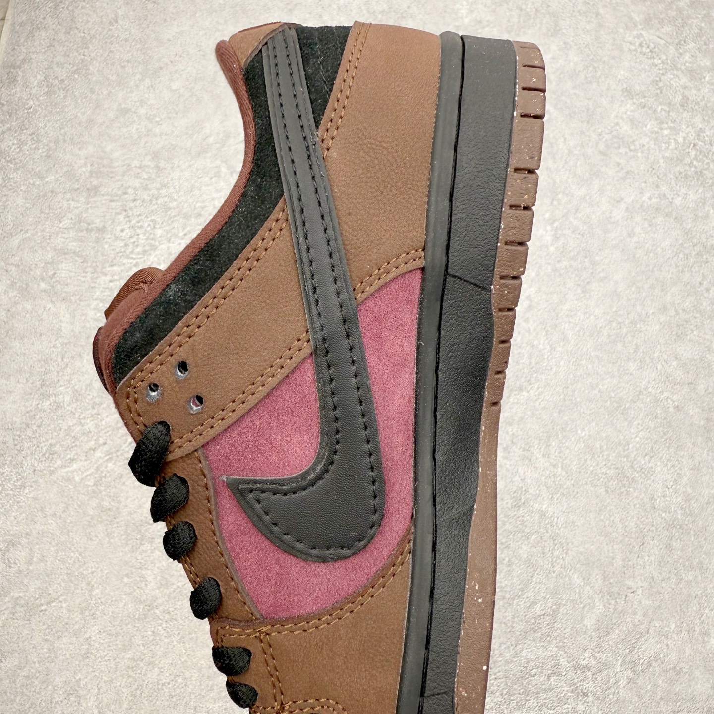 图片[7]-＃F版 NK SB Dunk Low FN0619-600 极限压缩利润空间 超乎所想的高性价比 用料绝不含糊 原盒原配 正确耐磨橡胶大底 超高清洁度 全鞋零毛边皮料切割 全套原楦原模倾力打造完美版型 尺码：36 36.5 37.5 38 38.5 39 40 40.5 41 42 42.5 43 44 44.5 45 46 47.5-选品中心