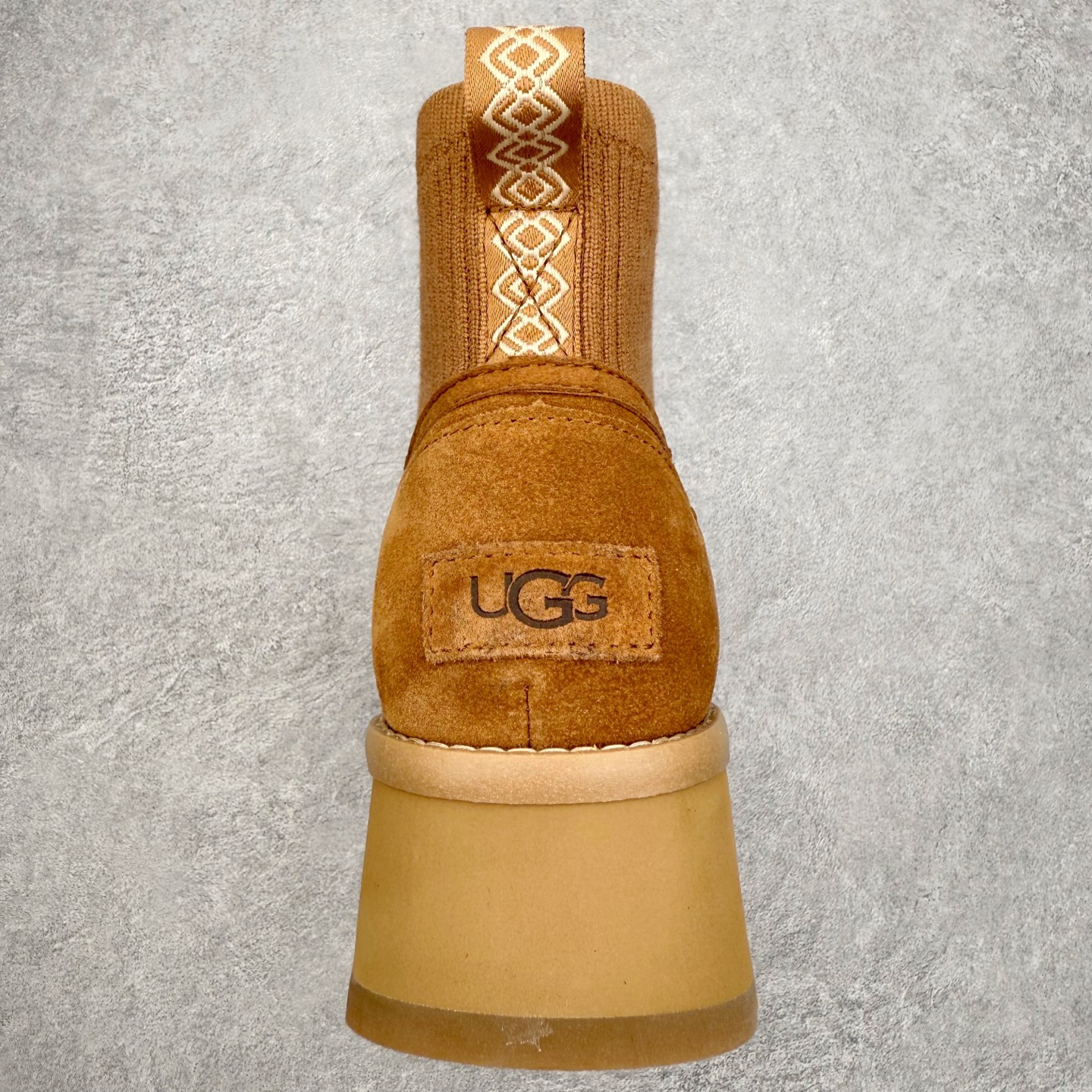 图片[8]-UGG 3258 秋冬羊皮毛一体雪地靴 全鞋采用ZP同厂 隆丰A级澳洲进口羊皮毛一体 品牌代工厂生产线 完全遵循ZP工艺流程 代工厂原厂版师 秉承无原鞋不开发选择 注重每一处细节 市面最正版型 TREADLITE\\\”轻翼\\\”科技外底 轻便/耐用/柔韧/桩型【售后郑重承诺】一个月内若出现重大脱胶/断底等质量问题 直接为您换新！尺码：35 36 37 38 39 40-选品中心