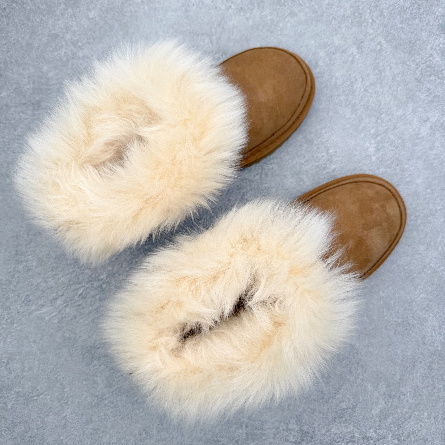 图片[3]-UGG 3832 秋冬羊皮毛一体雪地靴 全鞋采用ZP同厂 隆丰A级澳洲进口羊皮毛一体 品牌代工厂生产线 完全遵循ZP工艺流程 代工厂原厂版师 秉承无原鞋不开发选择 注重每一处细节 市面最正版型 TREADLITE\\\”轻翼\\\”科技外底 轻便/耐用/柔韧/桩型【售后郑重承诺】一个月内若出现重大脱胶/断底等质量问题 直接为您换新！尺码：35 36 37 38 39 40-选品中心