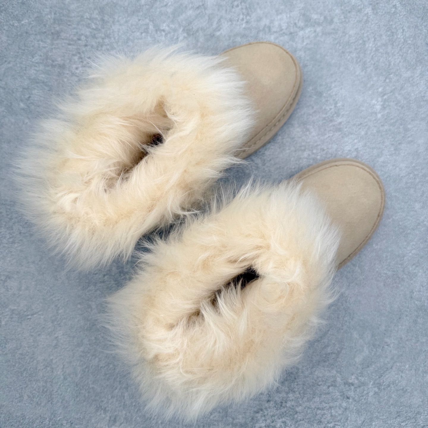 图片[3]-UGG 3832 秋冬羊皮毛一体雪地靴 全鞋采用ZP同厂 隆丰A级澳洲进口羊皮毛一体 品牌代工厂生产线 完全遵循ZP工艺流程 代工厂原厂版师 秉承无原鞋不开发选择 注重每一处细节 市面最正版型 TREADLITE\\\”轻翼\\\”科技外底 轻便/耐用/柔韧/桩型【售后郑重承诺】一个月内若出现重大脱胶/断底等质量问题 直接为您换新！尺码：35 36 37 38 39 40-选品中心