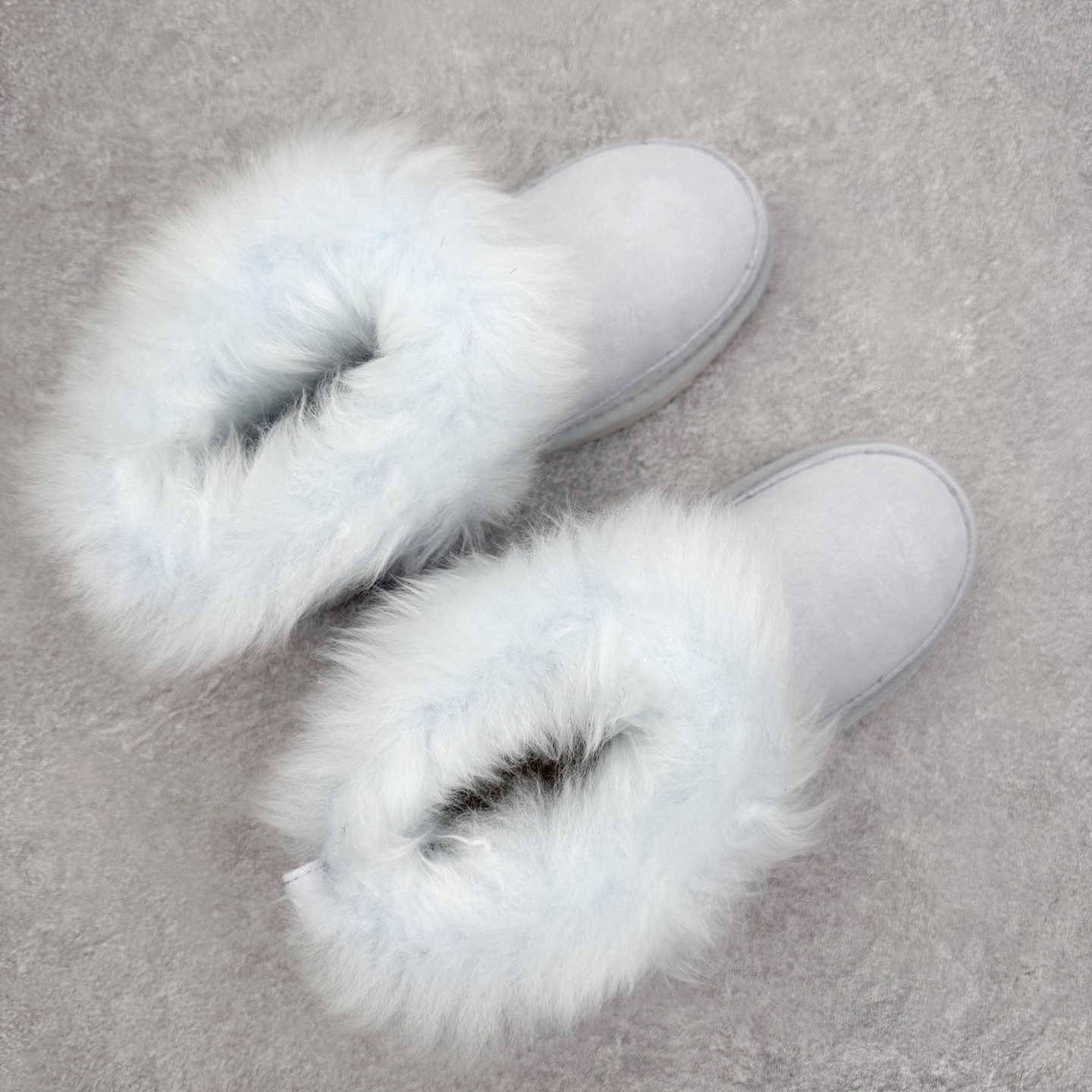 图片[3]-UGG 3832 秋冬羊皮毛一体雪地靴 全鞋采用ZP同厂 隆丰A级澳洲进口羊皮毛一体 品牌代工厂生产线 完全遵循ZP工艺流程 代工厂原厂版师 秉承无原鞋不开发选择 注重每一处细节 市面最正版型 TREADLITE\\\”轻翼\\\”科技外底 轻便/耐用/柔韧/桩型【售后郑重承诺】一个月内若出现重大脱胶/断底等质量问题 直接为您换新！尺码：35 36 37 38 39 40-选品中心