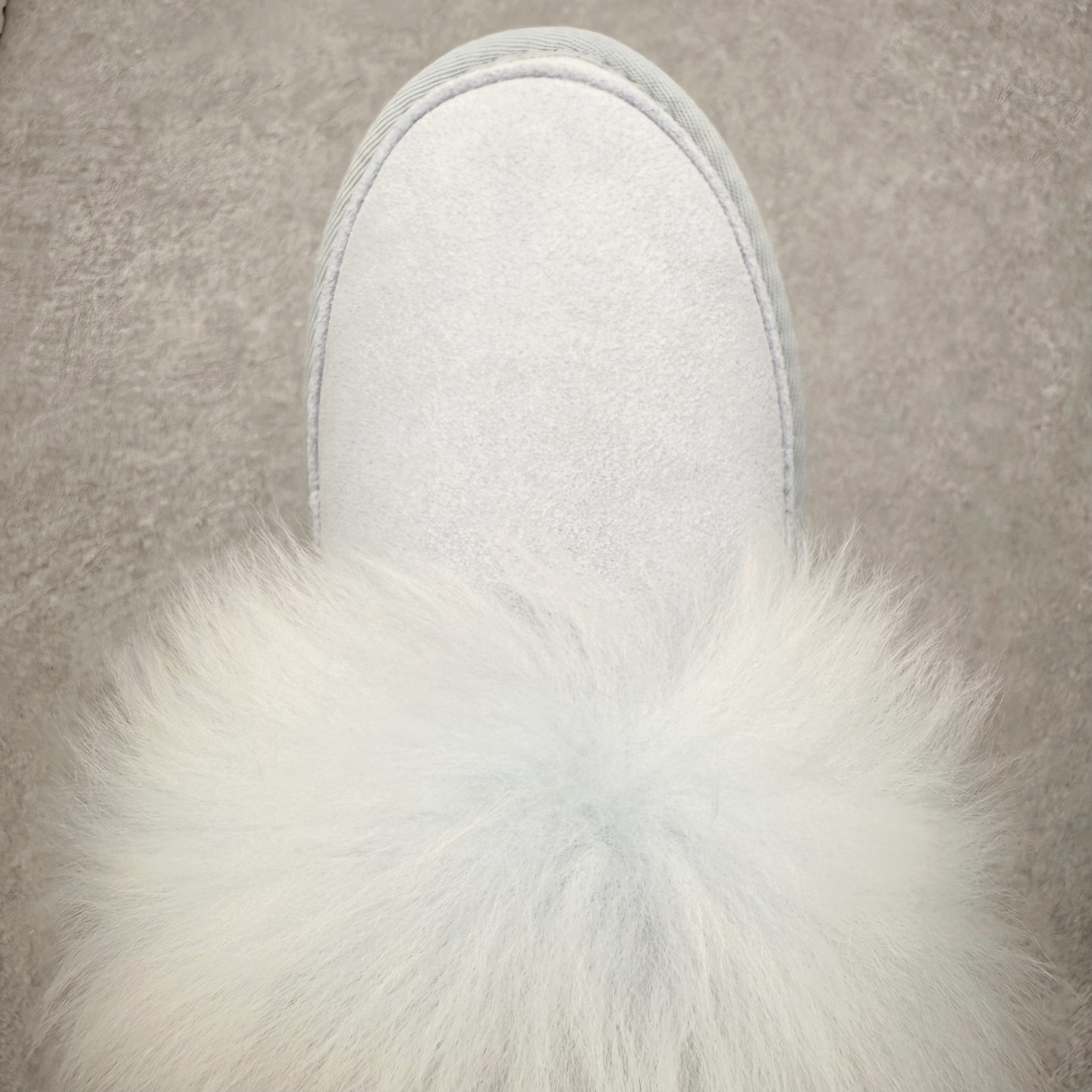 图片[4]-UGG 3930 秋冬羊皮毛一体雪地靴 全鞋采用ZP同厂 隆丰A级澳洲进口羊皮毛一体 品牌代工厂生产线 完全遵循ZP工艺流程 代工厂原厂版师 秉承无原鞋不开发选择 注重每一处细节 市面最正版型 TREADLITE\\\”轻翼\\\”科技外底 轻便/耐用/柔韧/桩型【售后郑重承诺】一个月内若出现重大脱胶/断底等质量问题 直接为您换新！尺码：35 36 37 38 39 40-选品中心