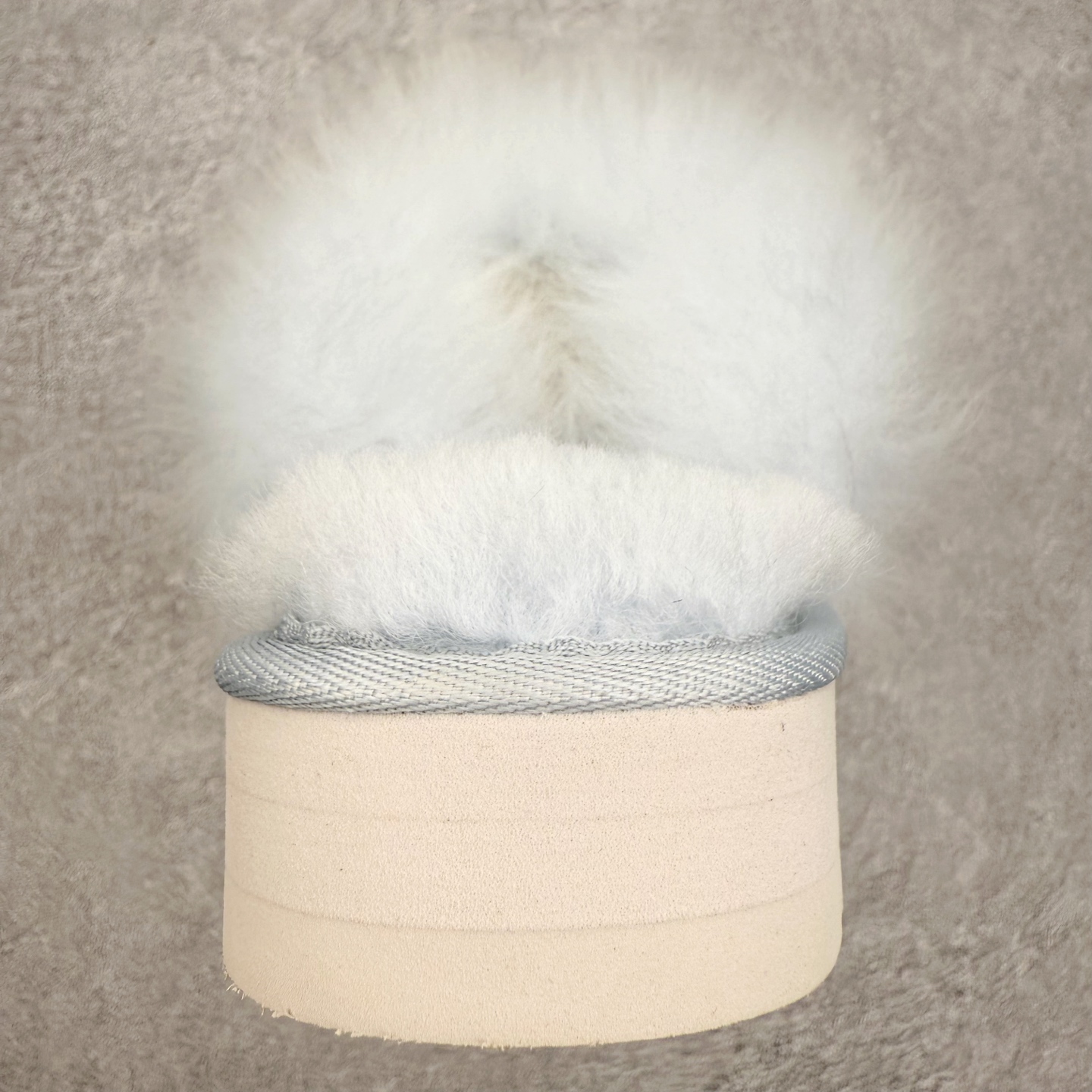 图片[8]-UGG 3930 秋冬羊皮毛一体雪地靴 全鞋采用ZP同厂 隆丰A级澳洲进口羊皮毛一体 品牌代工厂生产线 完全遵循ZP工艺流程 代工厂原厂版师 秉承无原鞋不开发选择 注重每一处细节 市面最正版型 TREADLITE\\\”轻翼\\\”科技外底 轻便/耐用/柔韧/桩型【售后郑重承诺】一个月内若出现重大脱胶/断底等质量问题 直接为您换新！尺码：35 36 37 38 39 40-选品中心