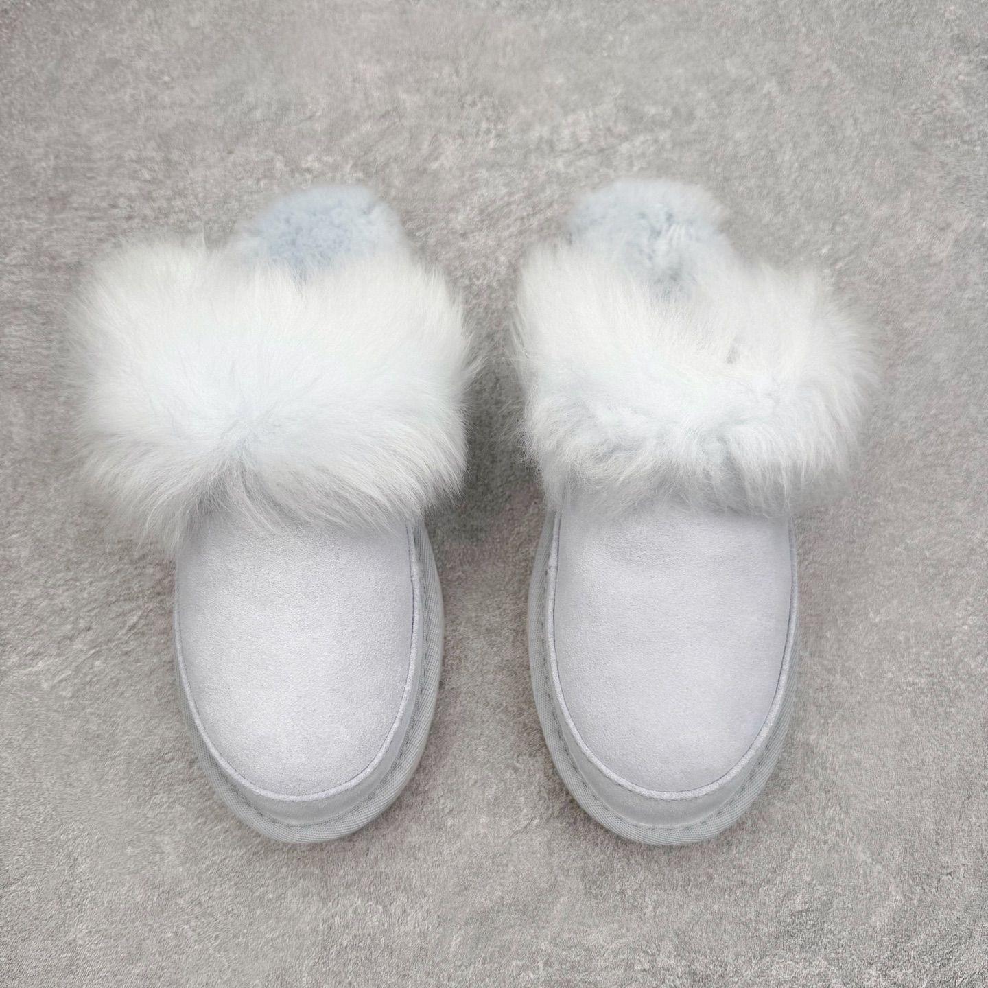 图片[2]-UGG 3930 秋冬羊皮毛一体雪地靴 全鞋采用ZP同厂 隆丰A级澳洲进口羊皮毛一体 品牌代工厂生产线 完全遵循ZP工艺流程 代工厂原厂版师 秉承无原鞋不开发选择 注重每一处细节 市面最正版型 TREADLITE\\\”轻翼\\\”科技外底 轻便/耐用/柔韧/桩型【售后郑重承诺】一个月内若出现重大脱胶/断底等质量问题 直接为您换新！尺码：35 36 37 38 39 40-选品中心