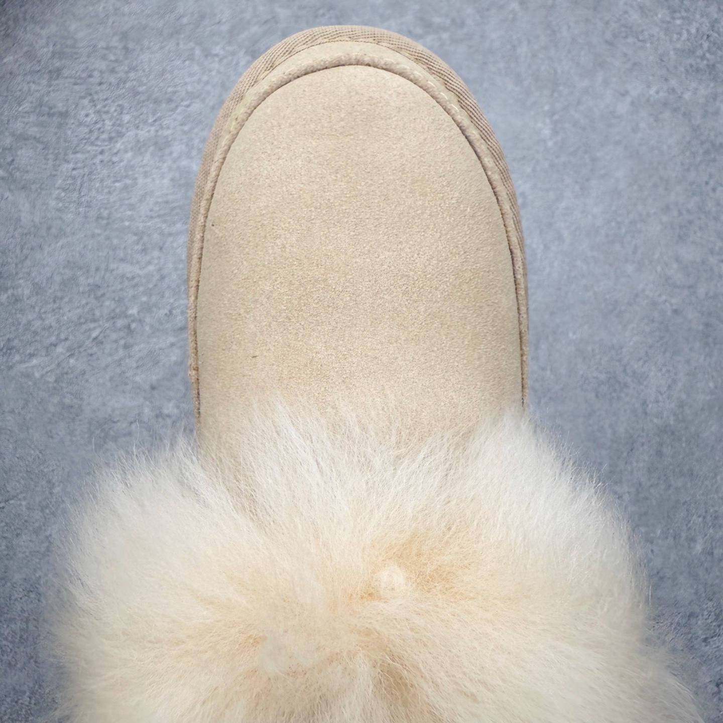 图片[4]-UGG 3930 秋冬羊皮毛一体雪地靴 全鞋采用ZP同厂 隆丰A级澳洲进口羊皮毛一体 品牌代工厂生产线 完全遵循ZP工艺流程 代工厂原厂版师 秉承无原鞋不开发选择 注重每一处细节 市面最正版型 TREADLITE\\\”轻翼\\\”科技外底 轻便/耐用/柔韧/桩型【售后郑重承诺】一个月内若出现重大脱胶/断底等质量问题 直接为您换新！尺码：35 36 37 38 39 40-选品中心