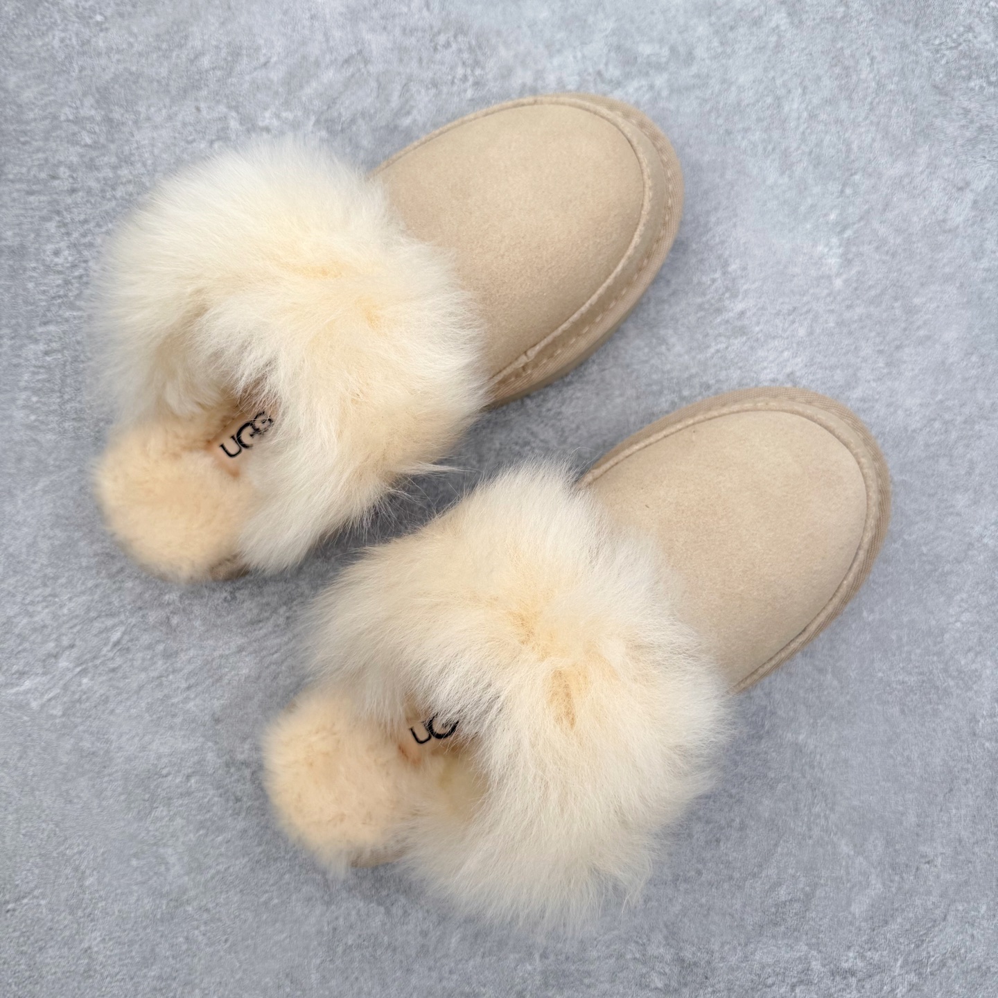 图片[3]-UGG 3930 秋冬羊皮毛一体雪地靴 全鞋采用ZP同厂 隆丰A级澳洲进口羊皮毛一体 品牌代工厂生产线 完全遵循ZP工艺流程 代工厂原厂版师 秉承无原鞋不开发选择 注重每一处细节 市面最正版型 TREADLITE\\\”轻翼\\\”科技外底 轻便/耐用/柔韧/桩型【售后郑重承诺】一个月内若出现重大脱胶/断底等质量问题 直接为您换新！尺码：35 36 37 38 39 40-选品中心