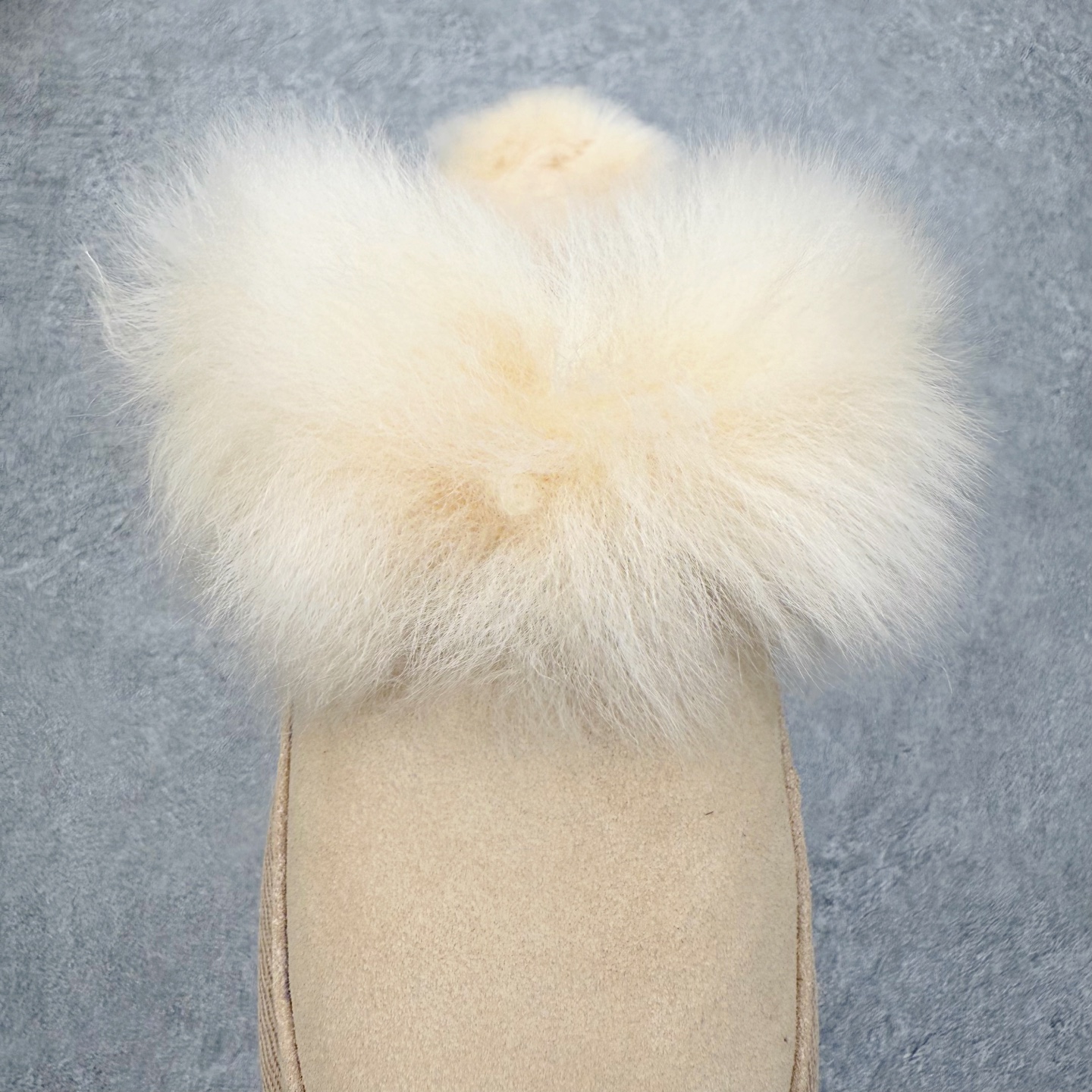 图片[5]-UGG 3930 秋冬羊皮毛一体雪地靴 全鞋采用ZP同厂 隆丰A级澳洲进口羊皮毛一体 品牌代工厂生产线 完全遵循ZP工艺流程 代工厂原厂版师 秉承无原鞋不开发选择 注重每一处细节 市面最正版型 TREADLITE\\\”轻翼\\\”科技外底 轻便/耐用/柔韧/桩型【售后郑重承诺】一个月内若出现重大脱胶/断底等质量问题 直接为您换新！尺码：35 36 37 38 39 40-选品中心