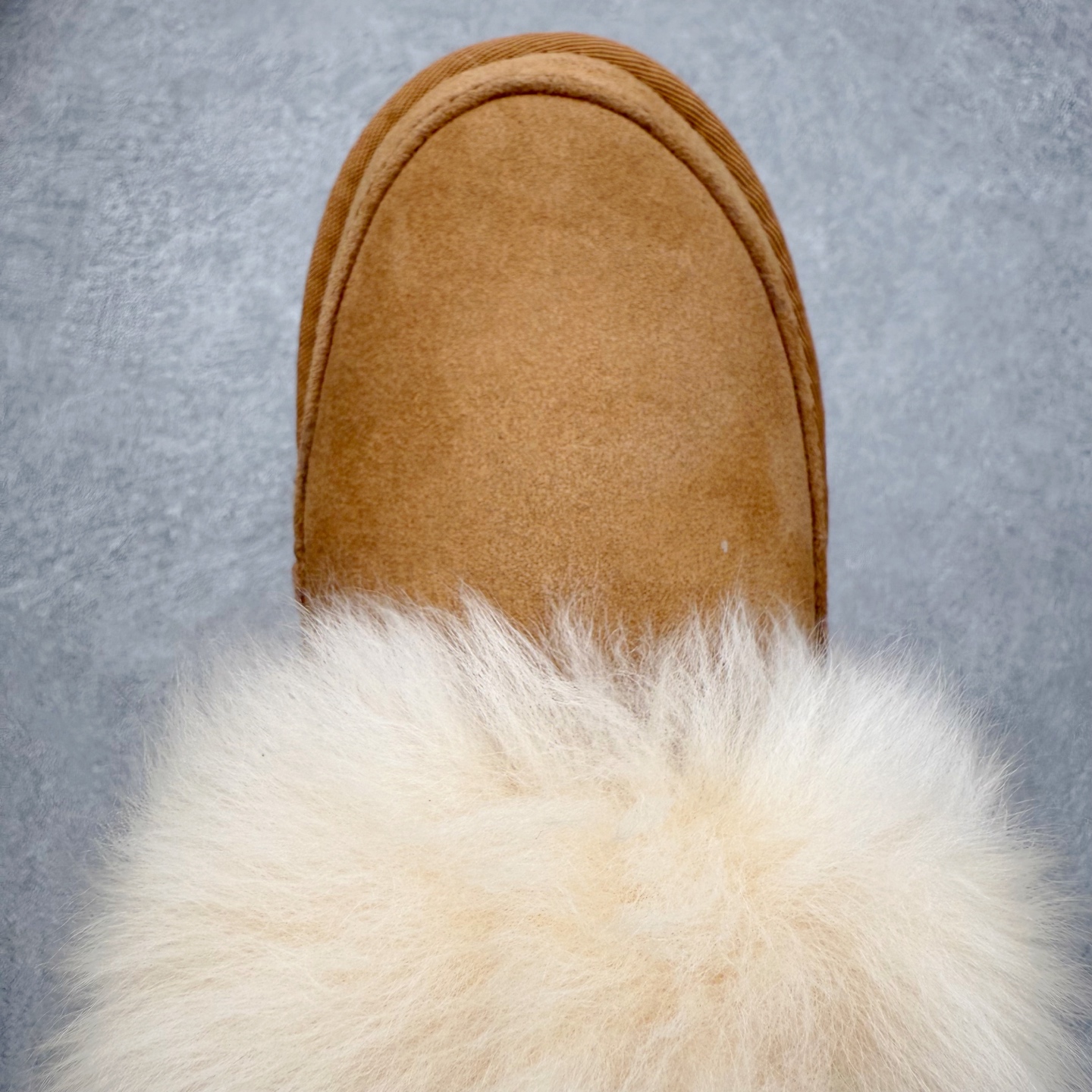 图片[4]-UGG 3930 秋冬羊皮毛一体雪地靴 全鞋采用ZP同厂 隆丰A级澳洲进口羊皮毛一体 品牌代工厂生产线 完全遵循ZP工艺流程 代工厂原厂版师 秉承无原鞋不开发选择 注重每一处细节 市面最正版型 TREADLITE\\\”轻翼\\\”科技外底 轻便/耐用/柔韧/桩型【售后郑重承诺】一个月内若出现重大脱胶/断底等质量问题 直接为您换新！尺码：35 36 37 38 39 40-选品中心