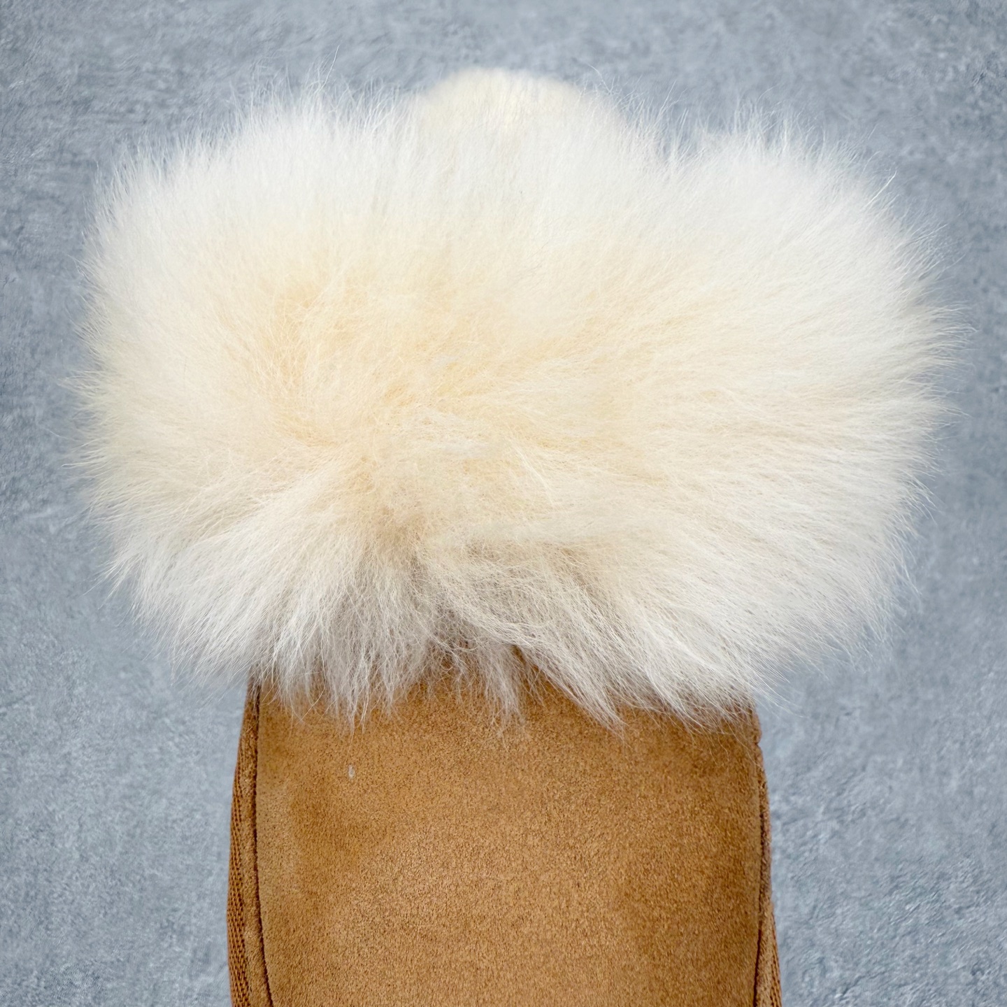 图片[5]-UGG 3930 秋冬羊皮毛一体雪地靴 全鞋采用ZP同厂 隆丰A级澳洲进口羊皮毛一体 品牌代工厂生产线 完全遵循ZP工艺流程 代工厂原厂版师 秉承无原鞋不开发选择 注重每一处细节 市面最正版型 TREADLITE\\\”轻翼\\\”科技外底 轻便/耐用/柔韧/桩型【售后郑重承诺】一个月内若出现重大脱胶/断底等质量问题 直接为您换新！尺码：35 36 37 38 39 40-选品中心