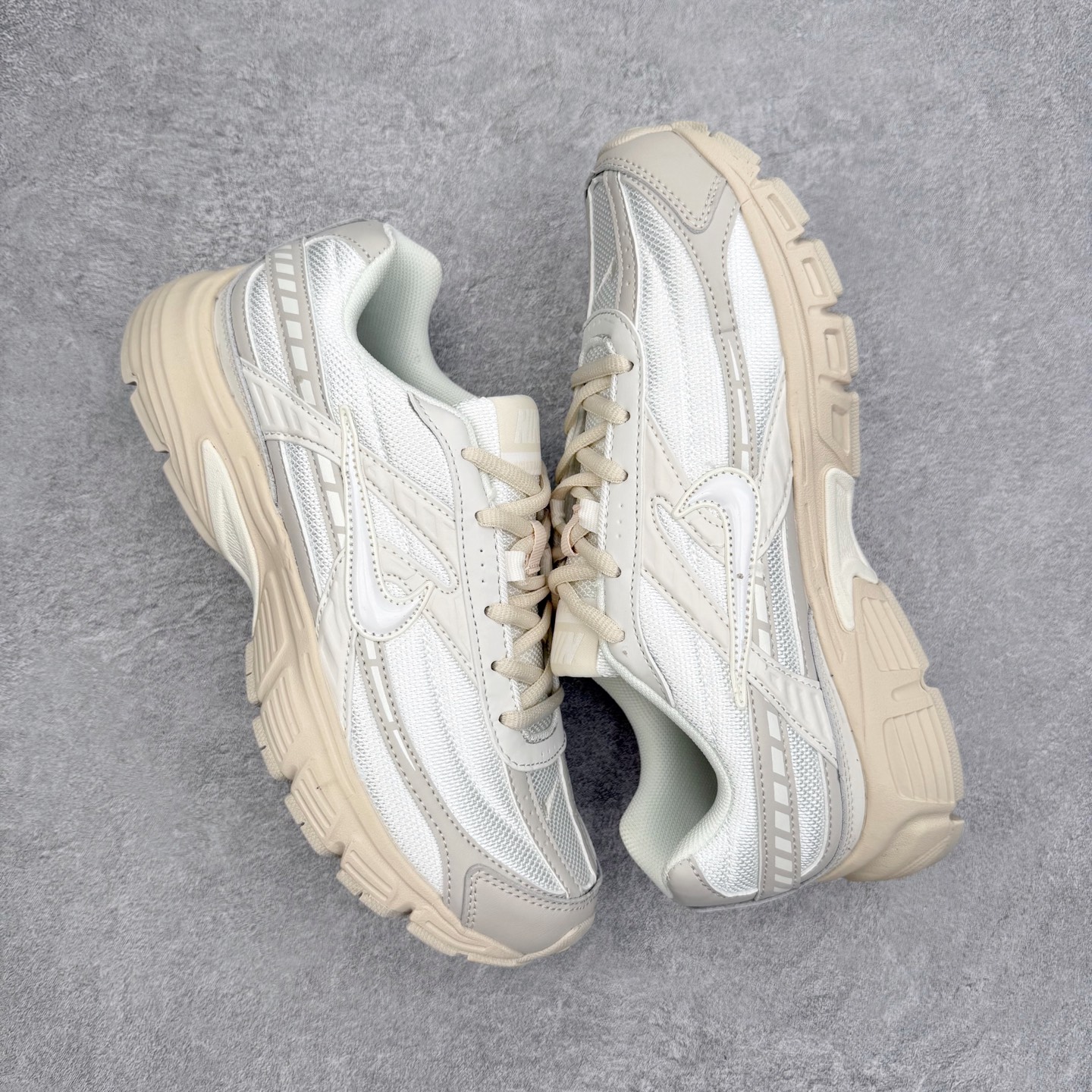 图片[3]-NK Initiator 创始者系列复古老爹鞋运动舒适复古网布合成革减震防滑耐磨低帮休闲跑步鞋 Ins爆火全新韩系古着风 回味经典 采用透气网眼鞋面和支撑覆盖层 自然运动设计的Phlyon中底用于缓冲 BRS 1000碳橡胶外底具有轻质柔韧性 牵引力和耐用性 尺码：36 36.5 37.5 38 38.5 39 40 40.5 41 42 42.5 43 44 45-选品中心