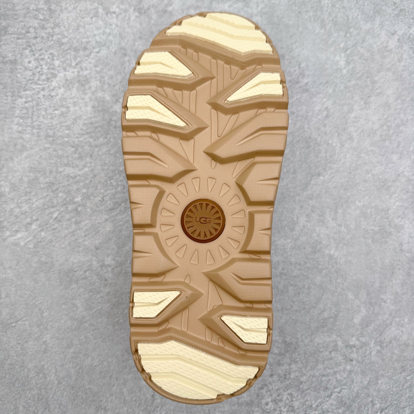 图片[9]-UGG 4096 M Tasman Weather Hybrid 塔斯曼混合系列低帮厚底轻量休闲运动鞋 UGG 2024秋冬新品 机能撞色王一博代言热门大爆款！包头套脚低帮 进口隆丰一级羊皮毛一体 代购专供品质 高弹Modern中底 外置防滑大底 套脚抽绳设计 穿脱十分方便 采用TPU模压定型翻毛皮鞋面材质#选用17毫米UGGPURE™ 植入式羊毛里衬与可拆卸的UGGPURE™ 植入式羊毛鞋垫#包头式EVA轻翼科技外底防滑,耐磨性和良好的弹性❗ 尺码：36/45-选品中心