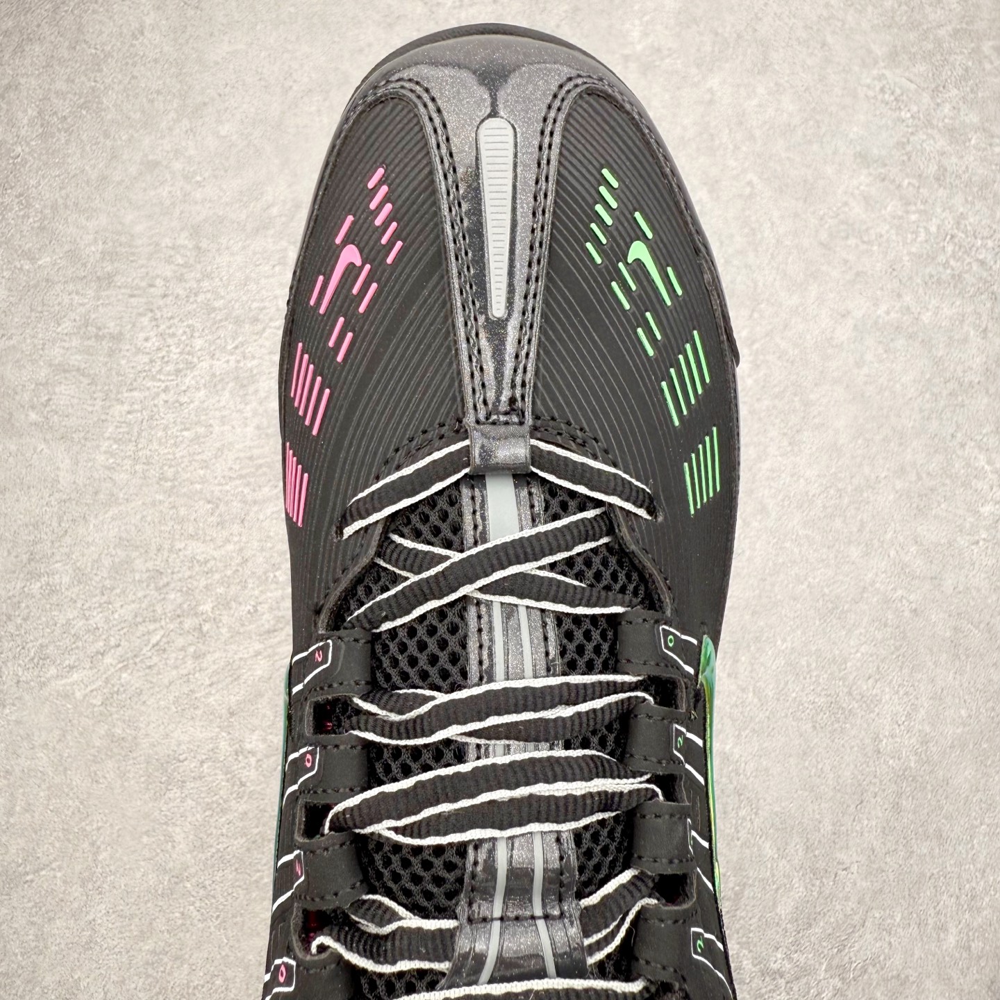 图片[4]-NK Vapormax 360 简约舒适织物低帮气垫休闲跑步鞋 CK2718-003 鞋面依旧延续经典设计，中底则加入了 VaporMax 气垫科技。值得一提的是气垫后跟处带有特殊的支架设计，致敬早期 Air Max 360气垫提高稳定性的后跟支架。实拍调校N版已经零色差零失真 百分百还原实物色彩所见即所得 不存在货不对板色差等低级问题 选购参考实物拍摄 不混卖不参货 只用心做好货严格选品 承诺混一赔十 尺码：36 36.5 37.5 38 38.5 39 40 40.5 41 42 42.5 43 44 44.5 45 46-选品中心