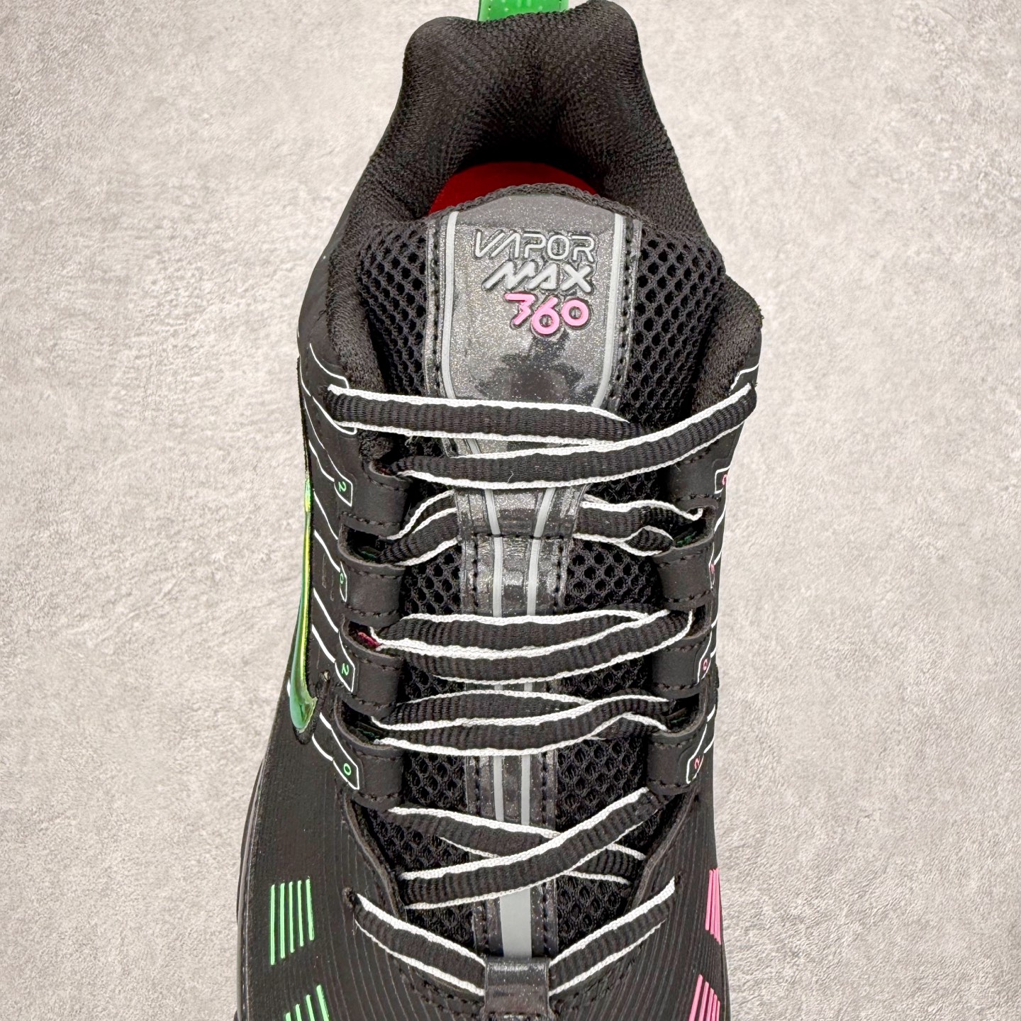 图片[5]-NK Vapormax 360 简约舒适织物低帮气垫休闲跑步鞋 CK2718-003 鞋面依旧延续经典设计，中底则加入了 VaporMax 气垫科技。值得一提的是气垫后跟处带有特殊的支架设计，致敬早期 Air Max 360气垫提高稳定性的后跟支架。实拍调校N版已经零色差零失真 百分百还原实物色彩所见即所得 不存在货不对板色差等低级问题 选购参考实物拍摄 不混卖不参货 只用心做好货严格选品 承诺混一赔十 尺码：36 36.5 37.5 38 38.5 39 40 40.5 41 42 42.5 43 44 44.5 45 46-选品中心