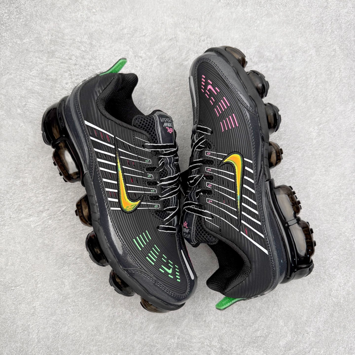 图片[3]-NK Vapormax 360 简约舒适织物低帮气垫休闲跑步鞋 CK2718-003 鞋面依旧延续经典设计，中底则加入了 VaporMax 气垫科技。值得一提的是气垫后跟处带有特殊的支架设计，致敬早期 Air Max 360气垫提高稳定性的后跟支架。实拍调校N版已经零色差零失真 百分百还原实物色彩所见即所得 不存在货不对板色差等低级问题 选购参考实物拍摄 不混卖不参货 只用心做好货严格选品 承诺混一赔十 尺码：36 36.5 37.5 38 38.5 39 40 40.5 41 42 42.5 43 44 44.5 45 46-选品中心